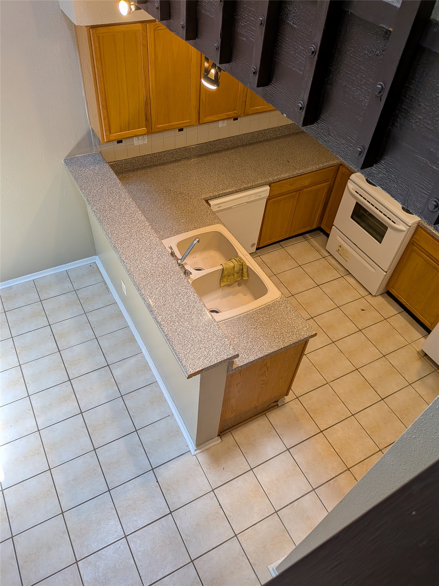 12214 Bob White Drive 122 Property Photo 7