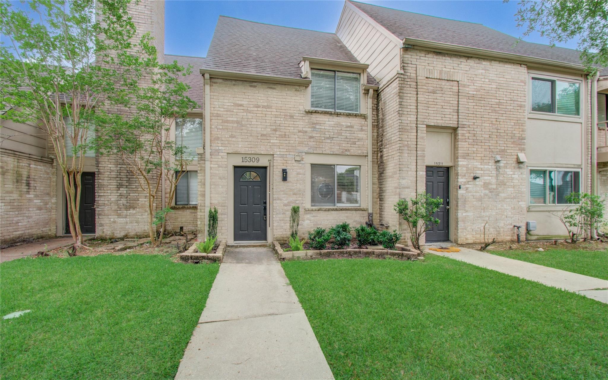 15309 Kingfield Drive 9 Property Photo 1