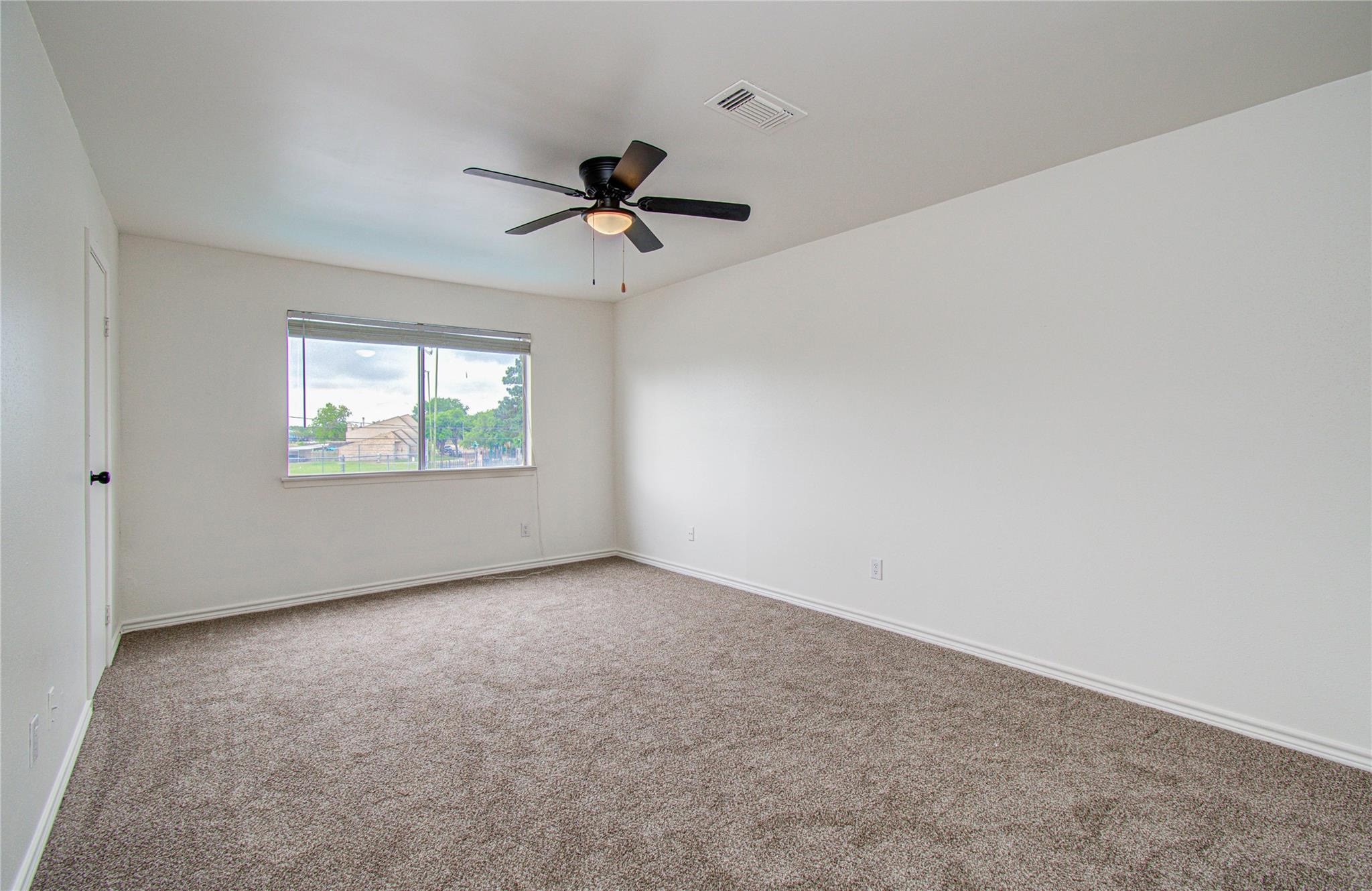 15309 Kingfield Drive 9 Property Photo 7