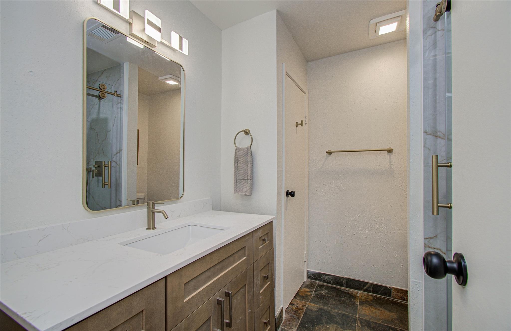 15309 Kingfield Drive 9 Property Photo 28
