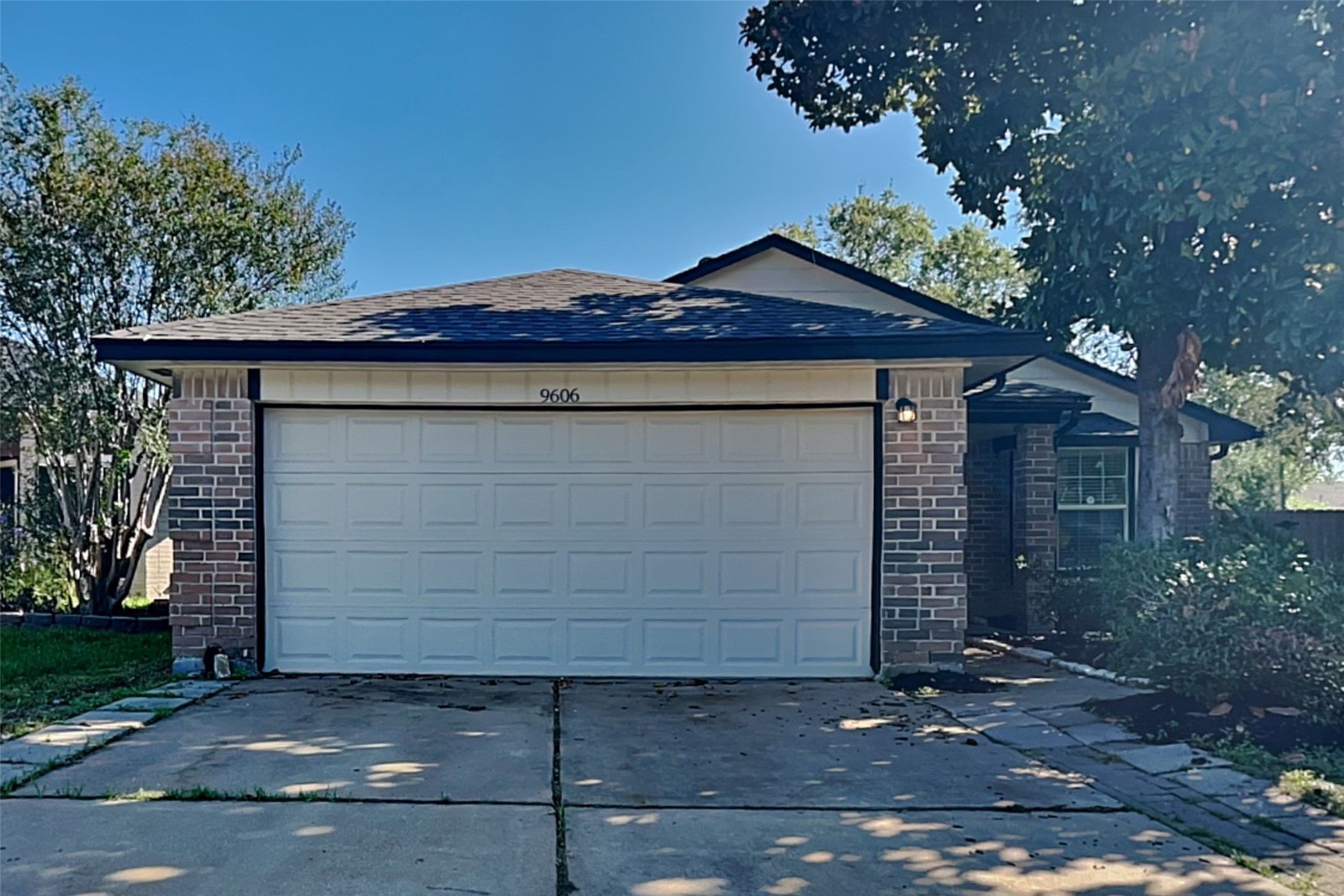 9606 Yearling Circle Property Photo 1