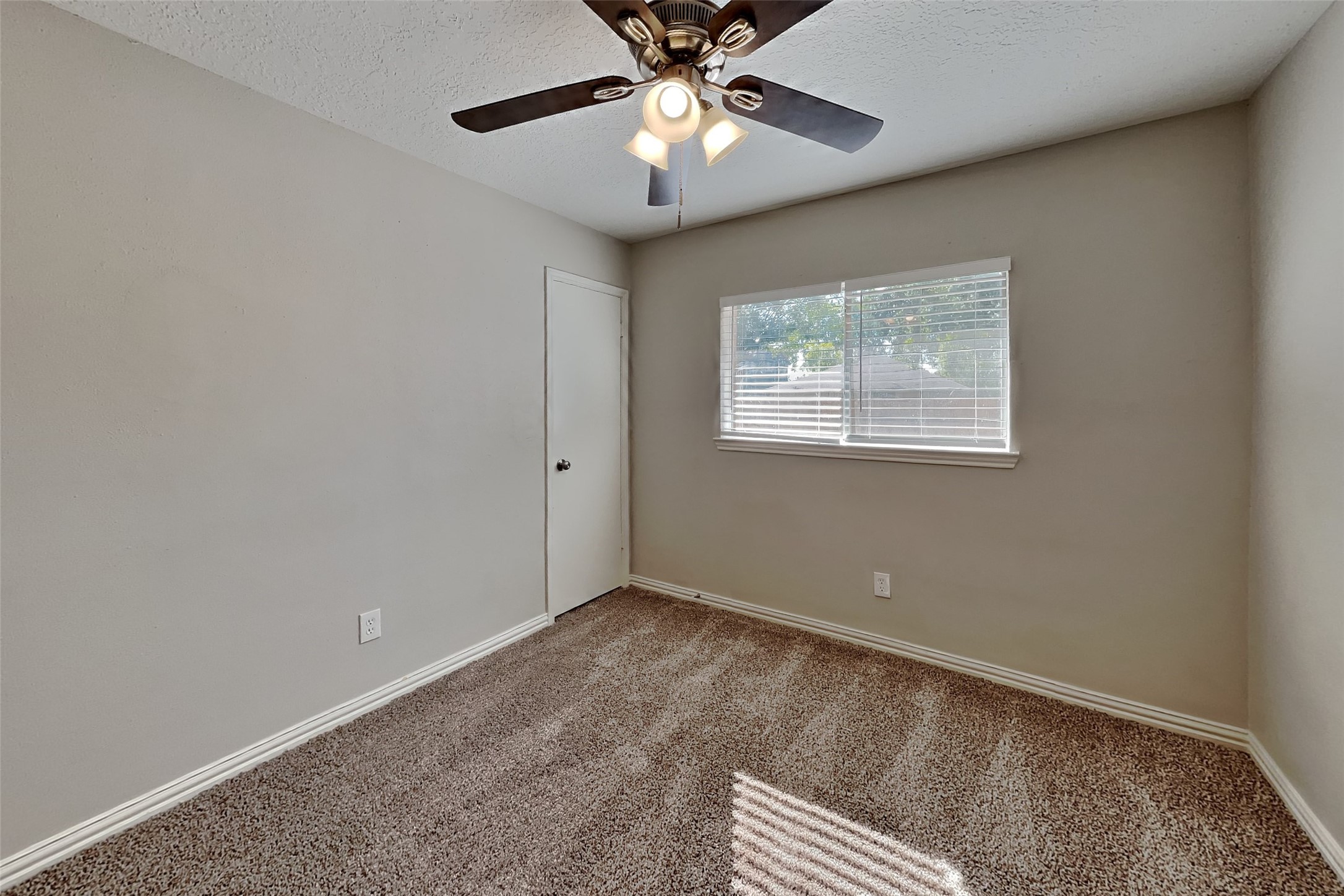 9606 Yearling Circle Property Photo 12