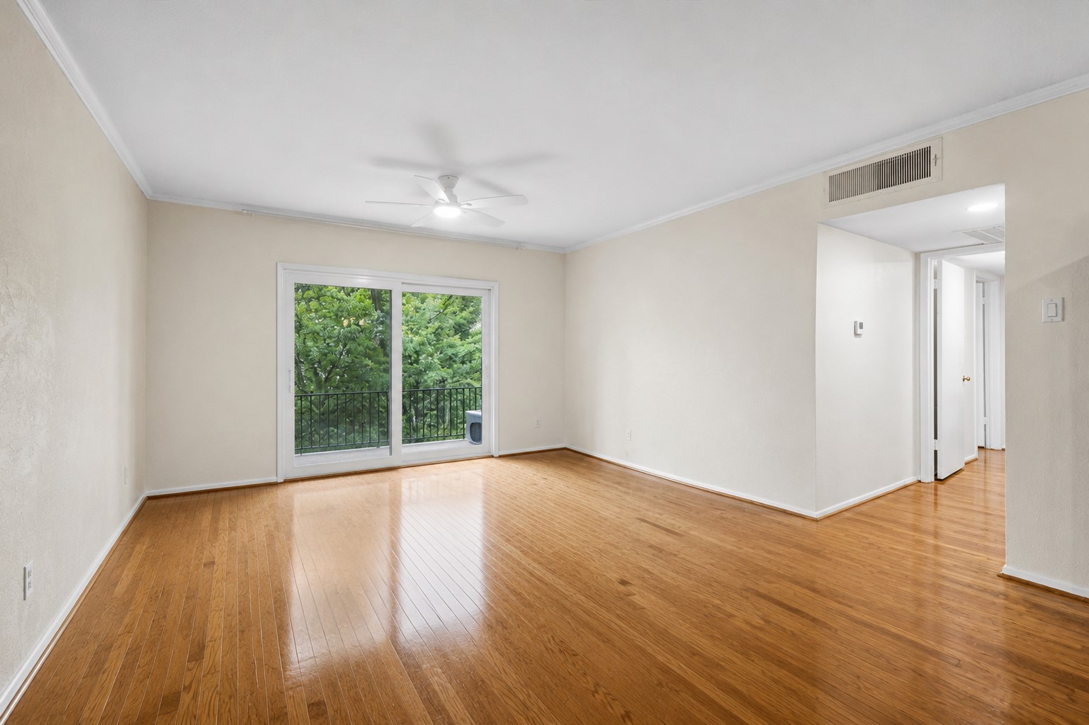 2238 S Piney Point Road 109 Property Photo 1