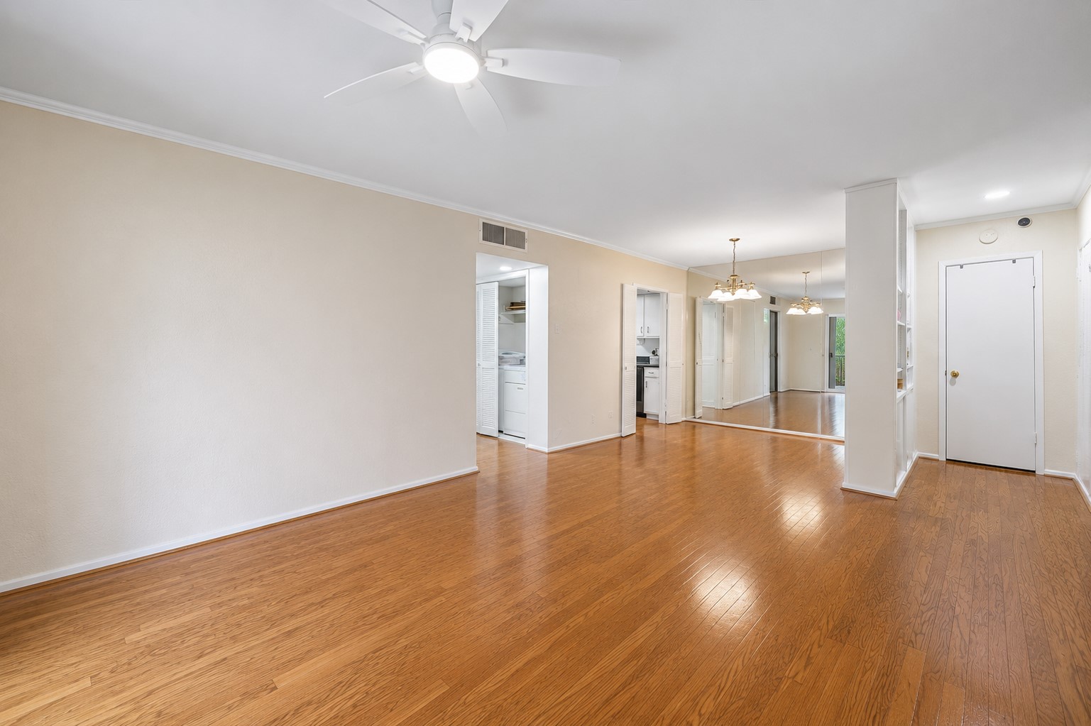 2238 S Piney Point Road 109 Property Photo 4