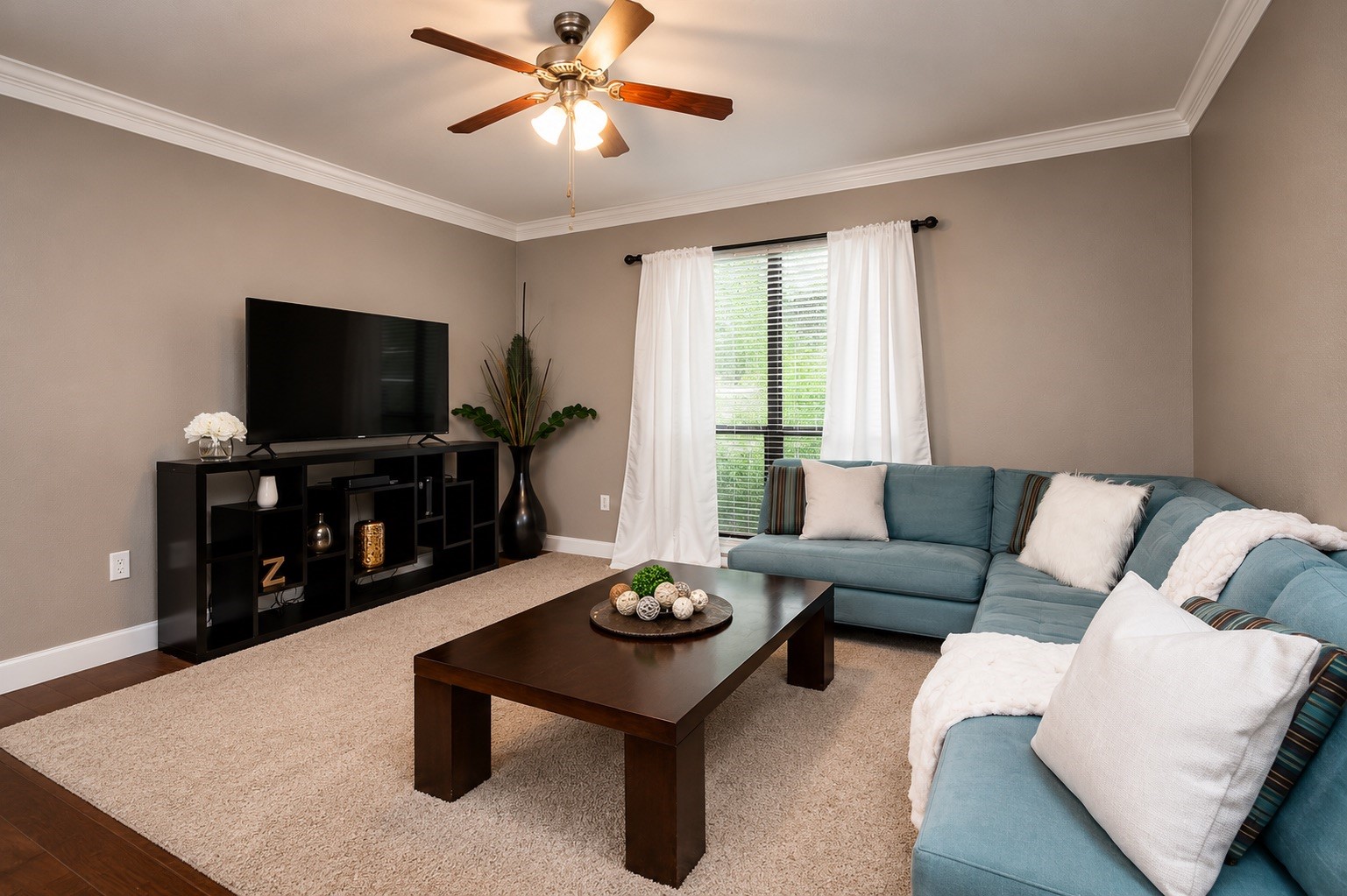 2299 Lone Star Drive 101 Property Photo 4