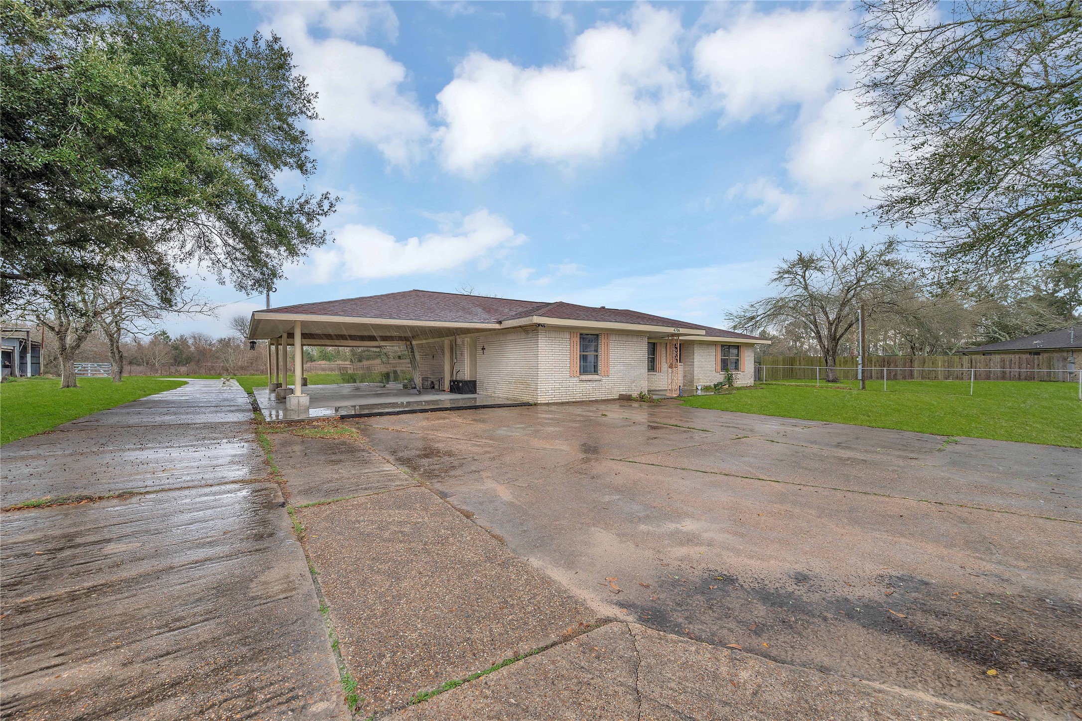 4706 Redberry Hill Road Property Photo 1