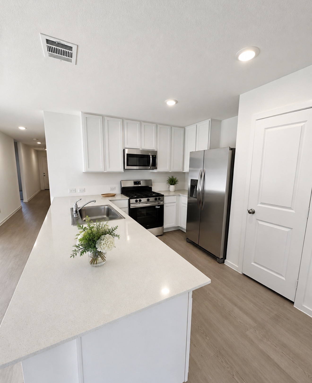 448 Shoreview Drive Property Photo 2