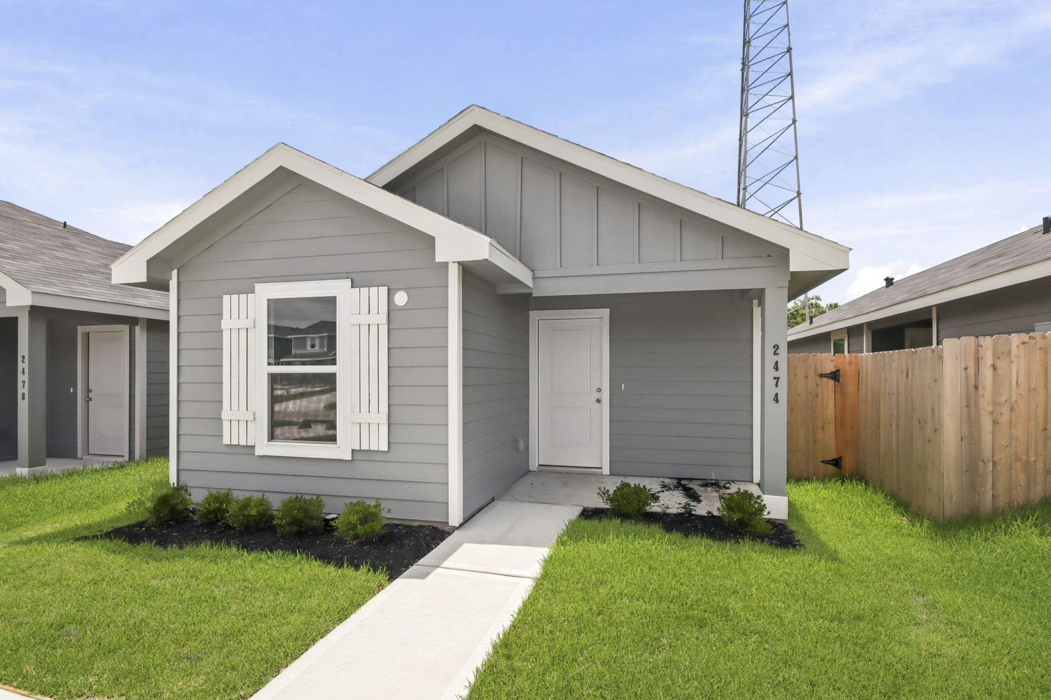 2474 Twin Court Property Photo 1