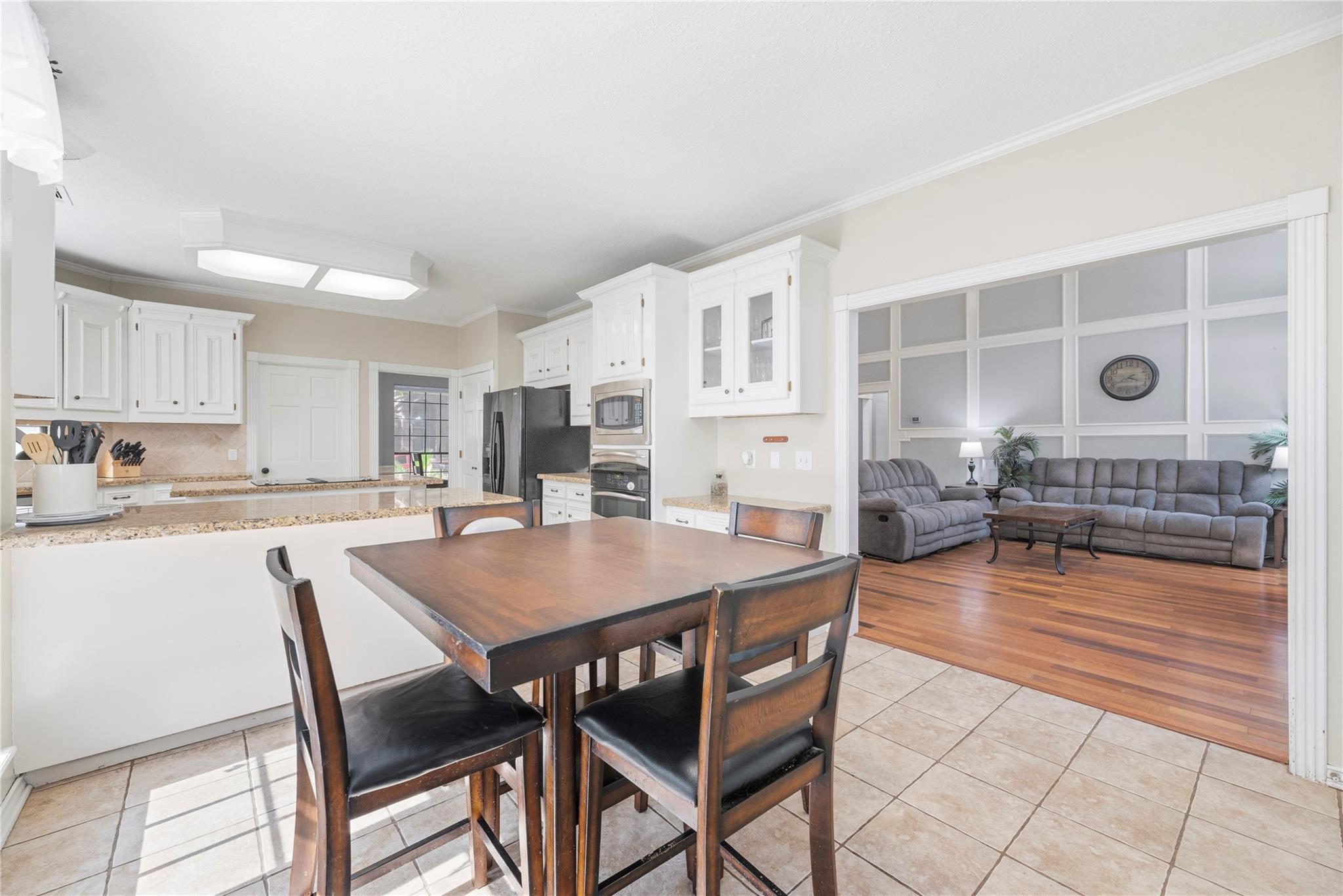 5823 Ashmere Lane Property Photo 12