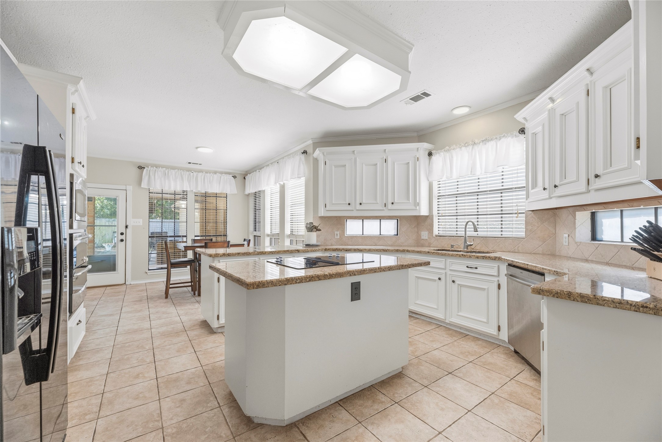 5823 Ashmere Lane Property Photo 14