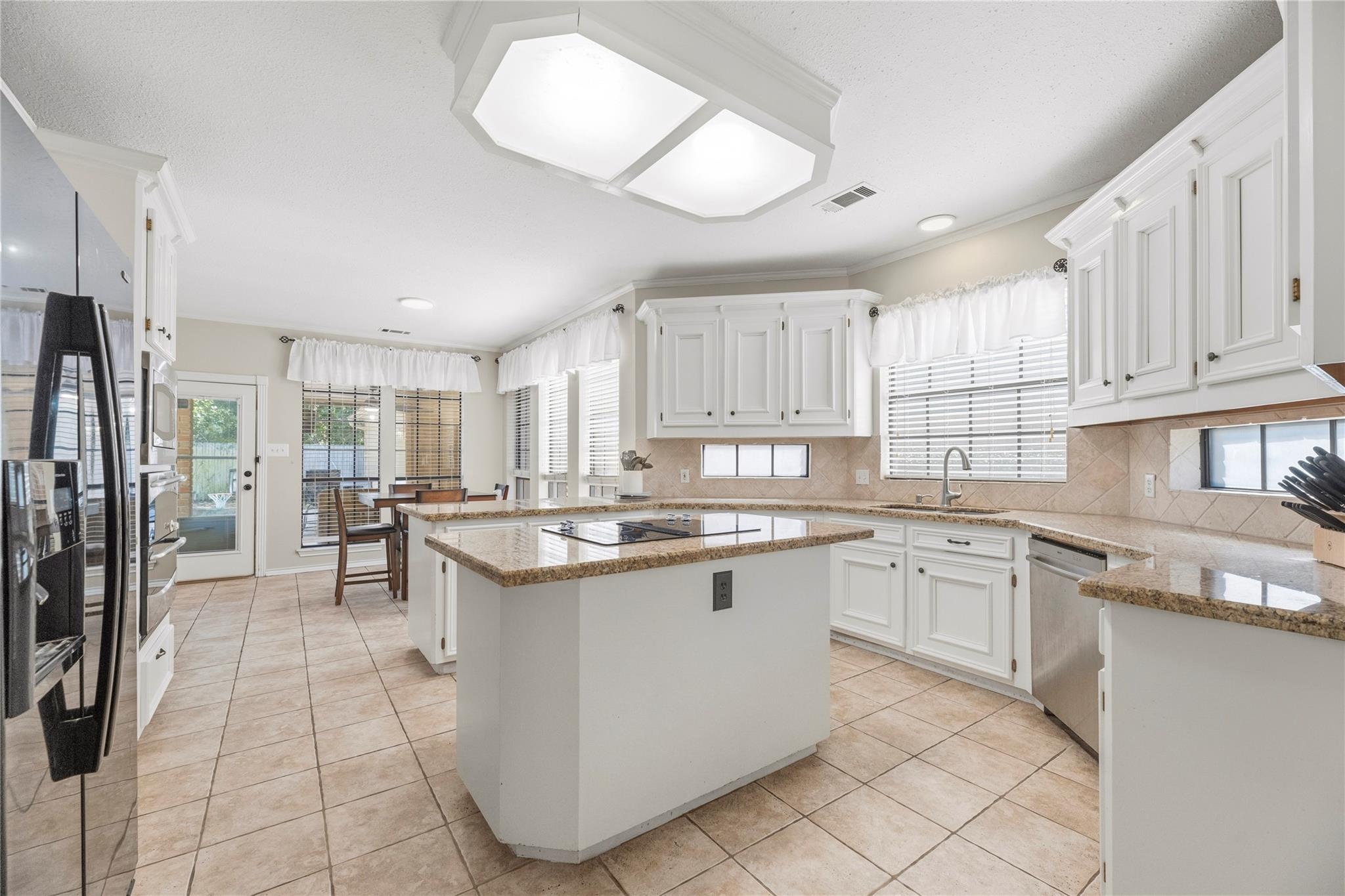 5823 Ashmere Lane Property Photo 14