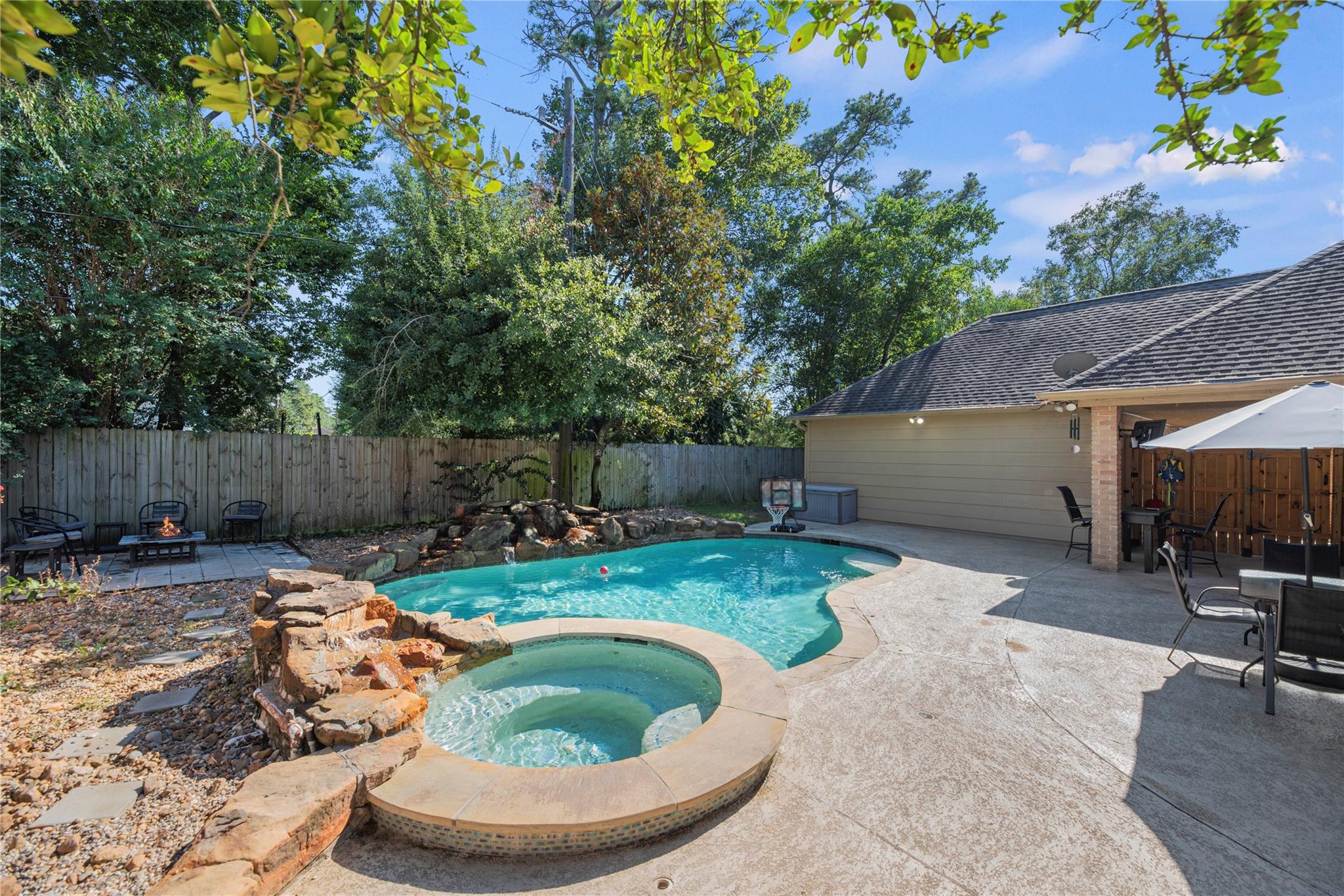 5823 Ashmere Lane Property Photo 34