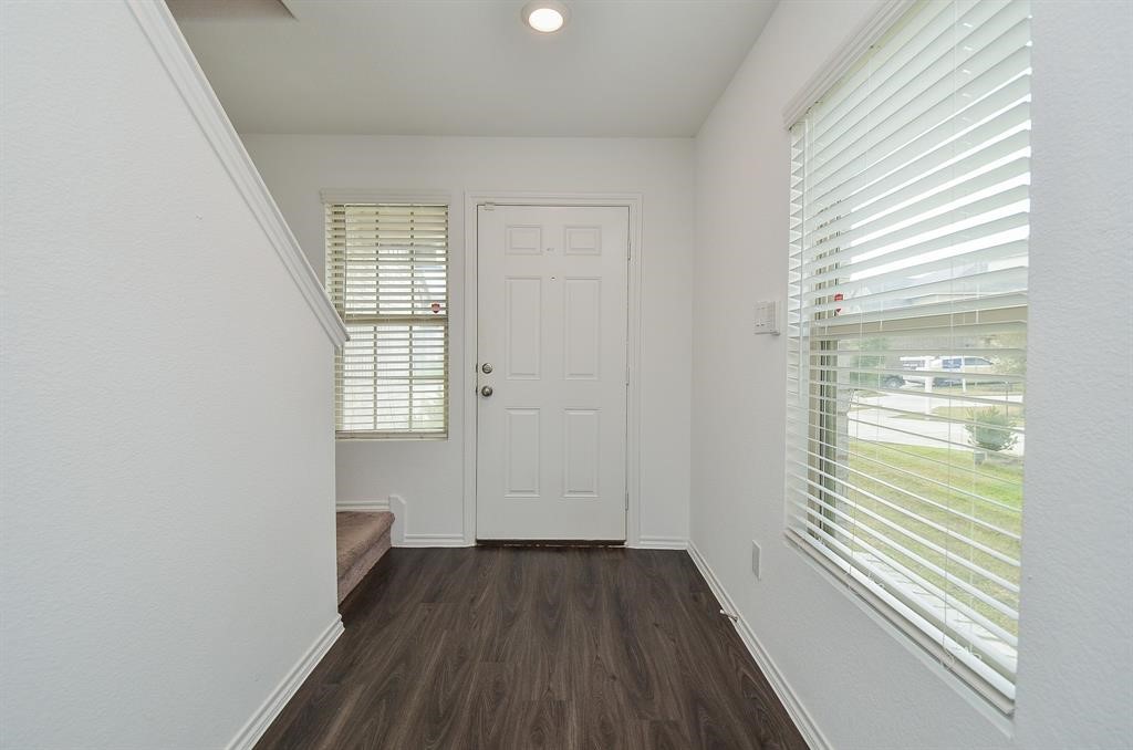 5434 Logan Dale Drive Property Photo 3