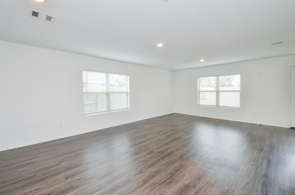 5434 Logan Dale Drive Property Photo 5