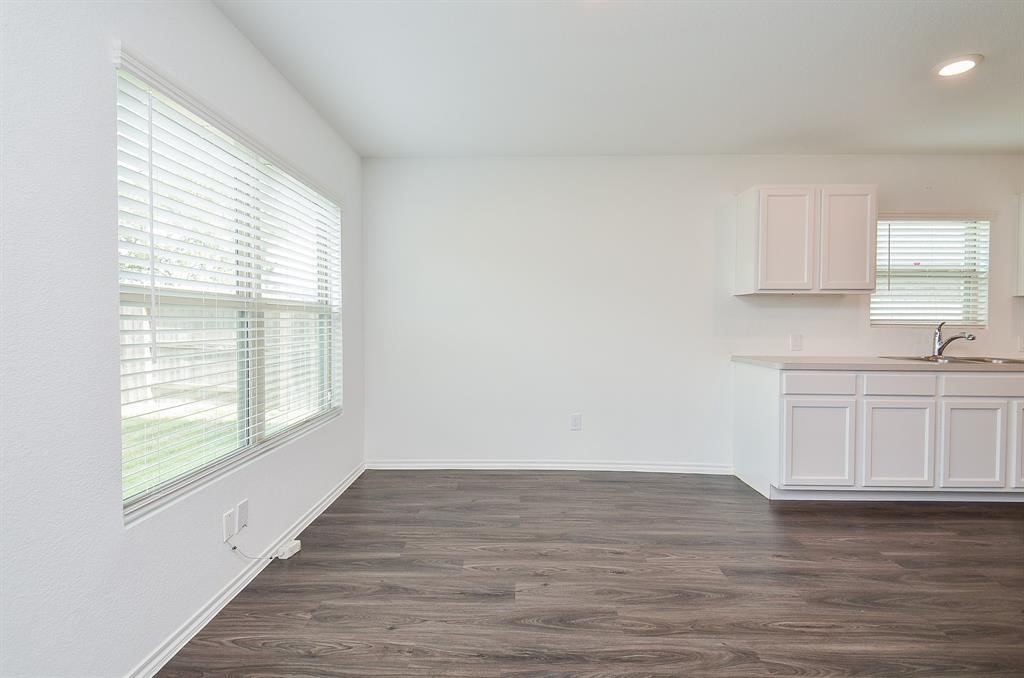 5434 Logan Dale Drive Property Photo 7