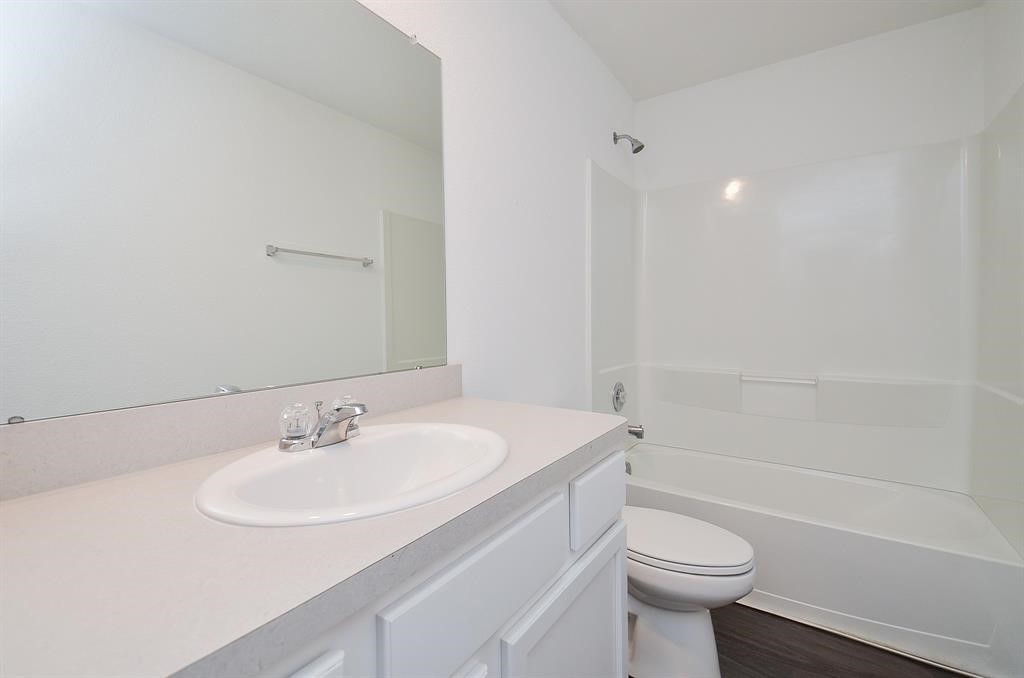 5434 Logan Dale Drive Property Photo 18