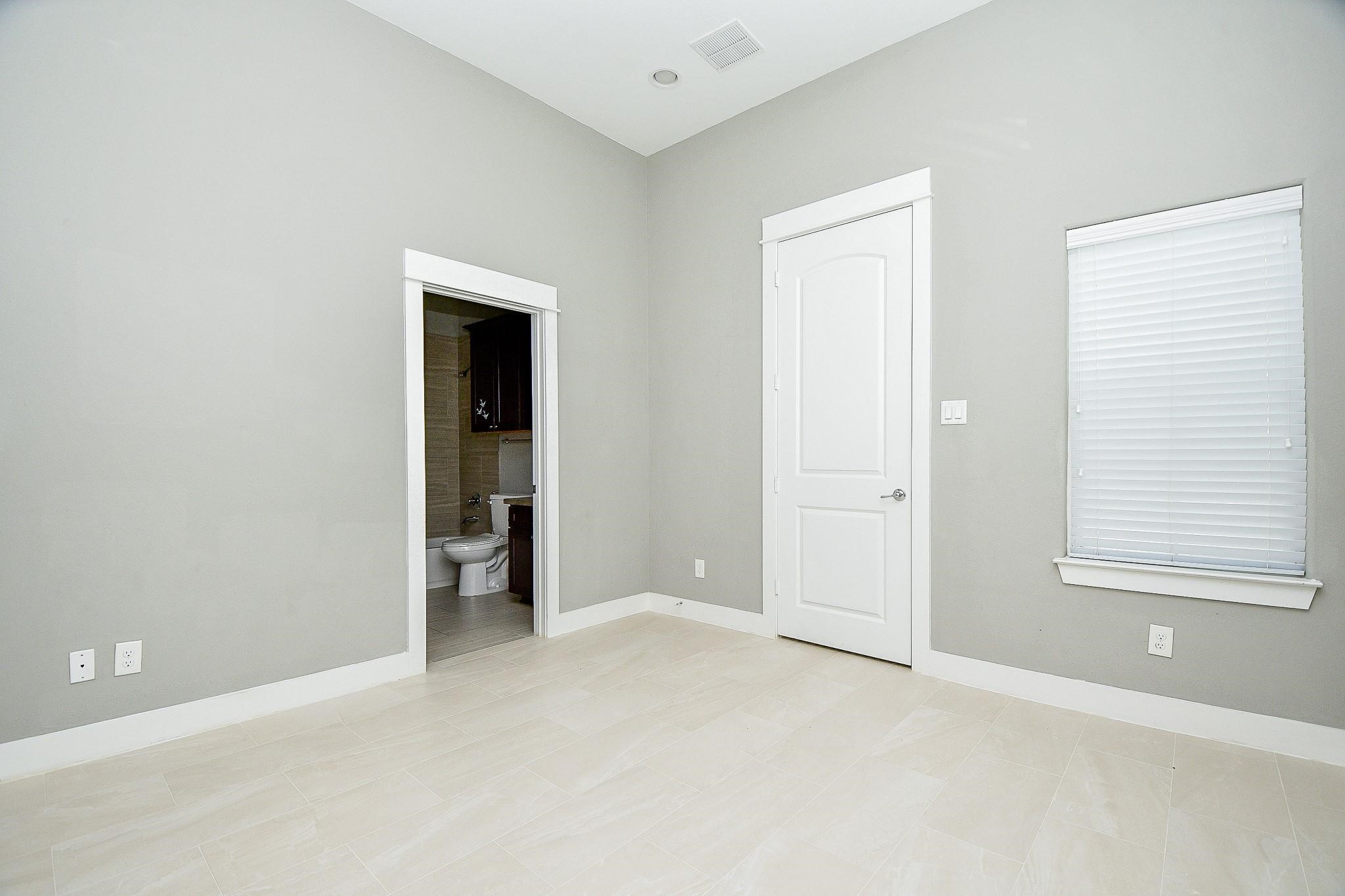 955 W 24th Street D Property Photo 13
