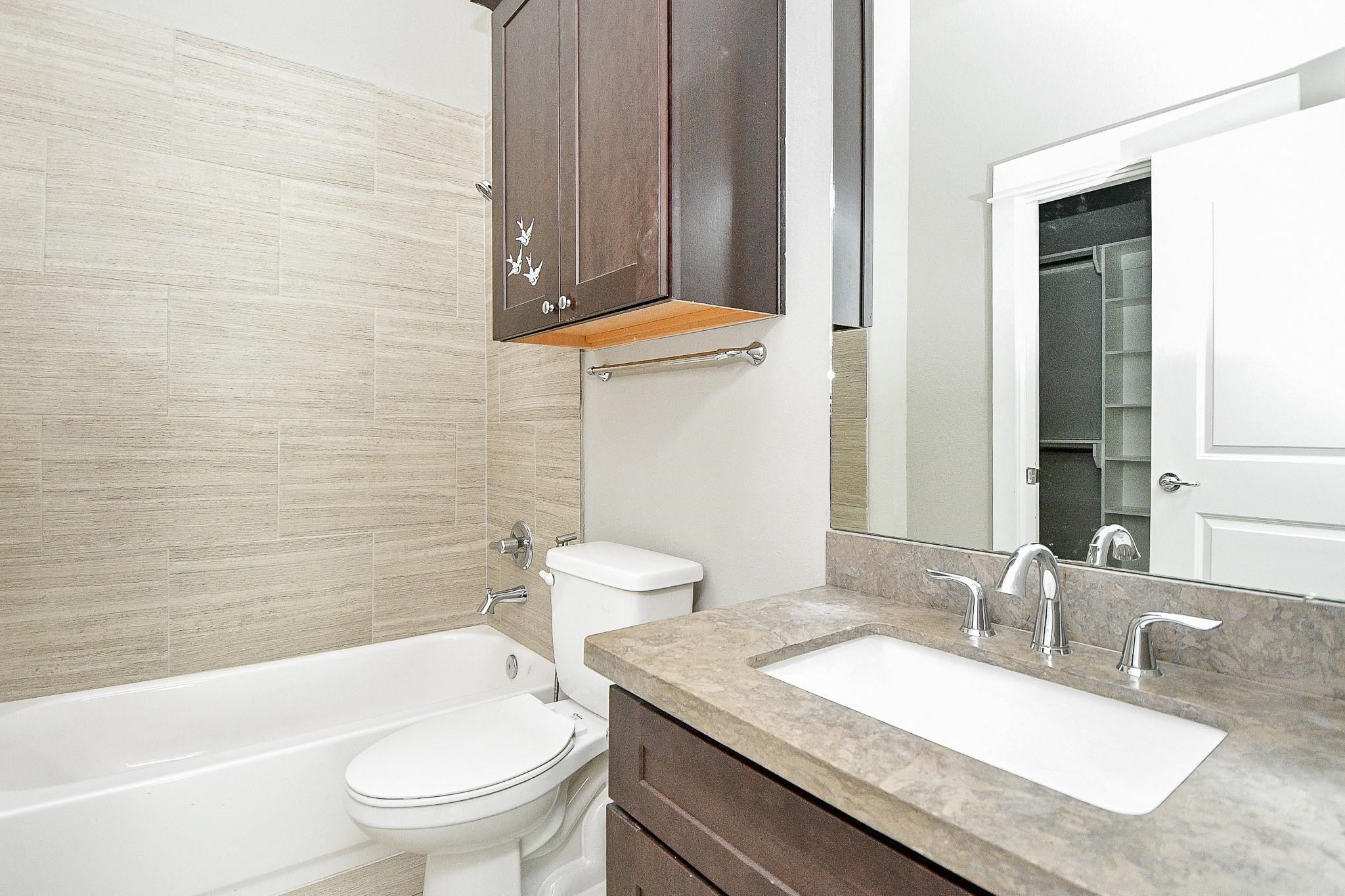 955 W 24th Street D Property Photo 15