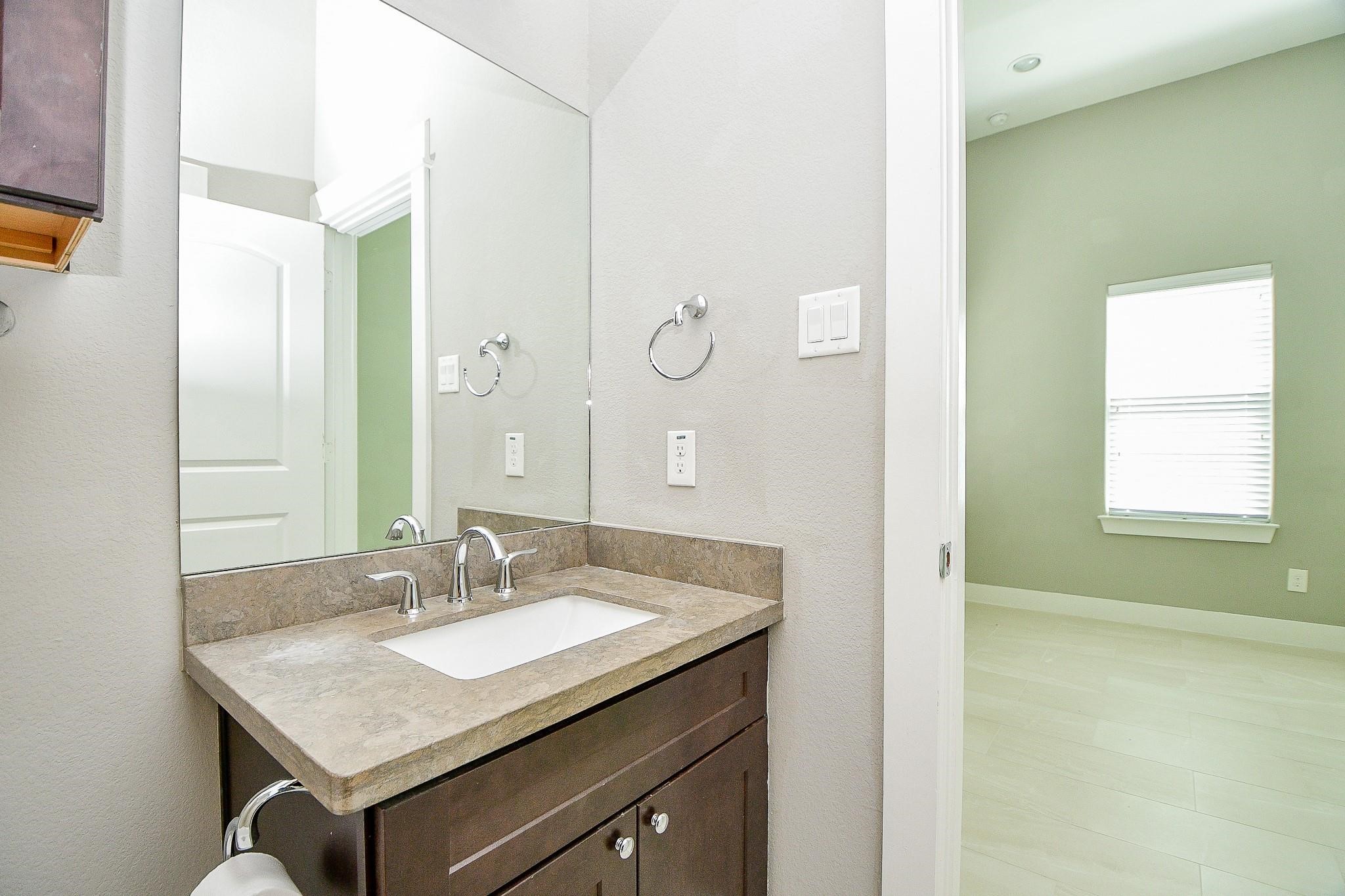 955 W 24th Street D Property Photo 17