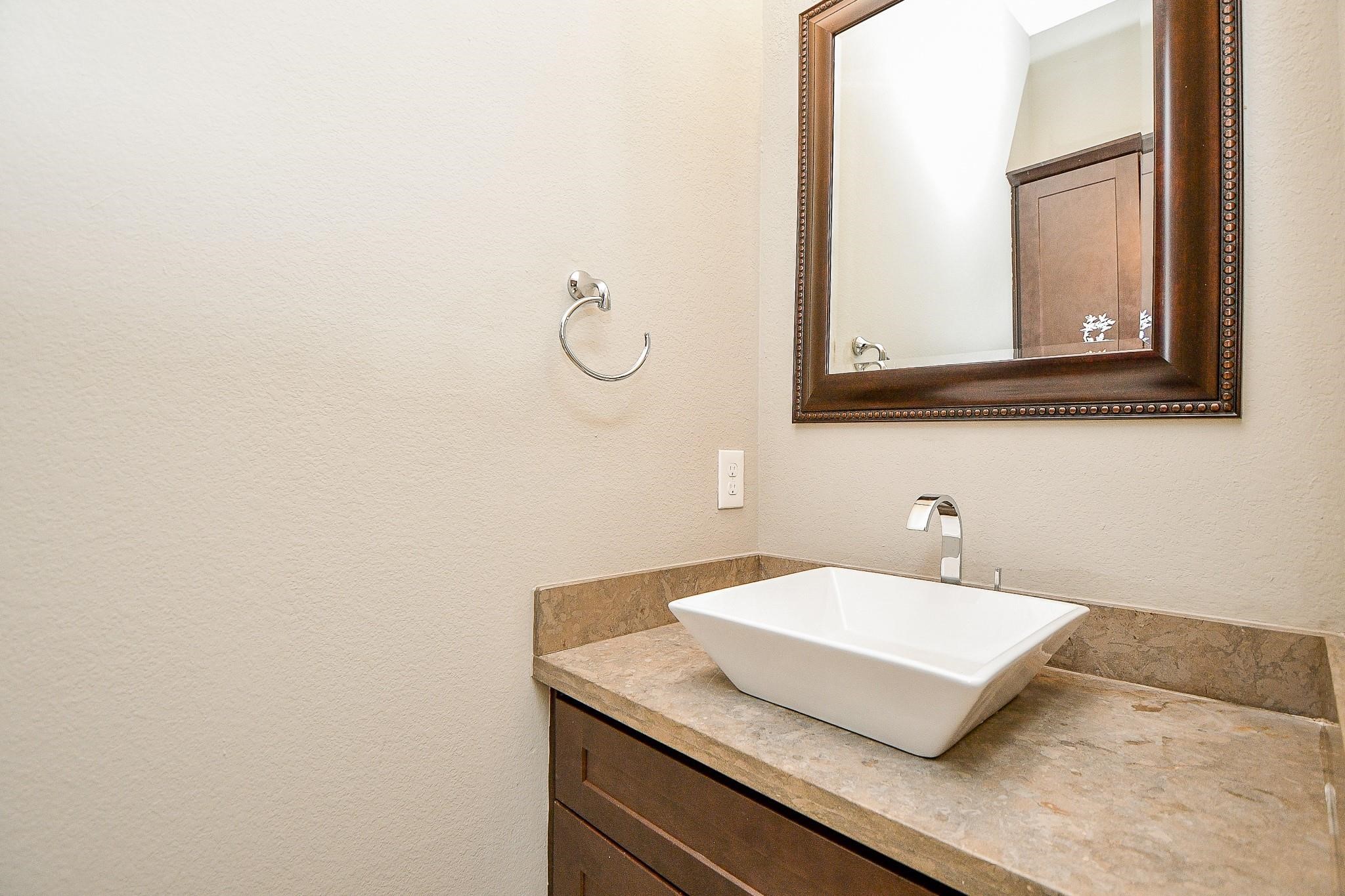 955 W 24th Street D Property Photo 18