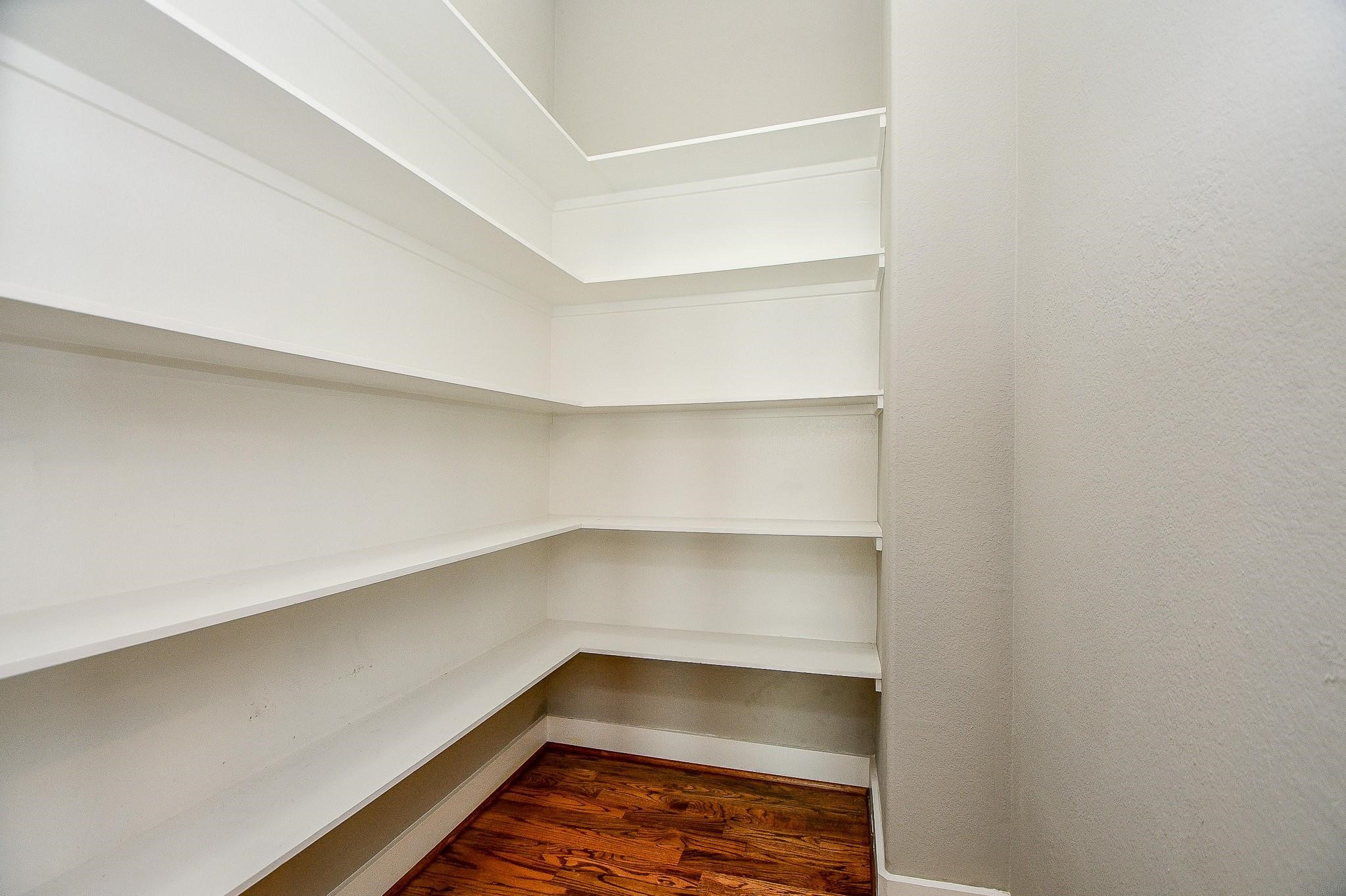 955 W 24th Street D Property Photo 20