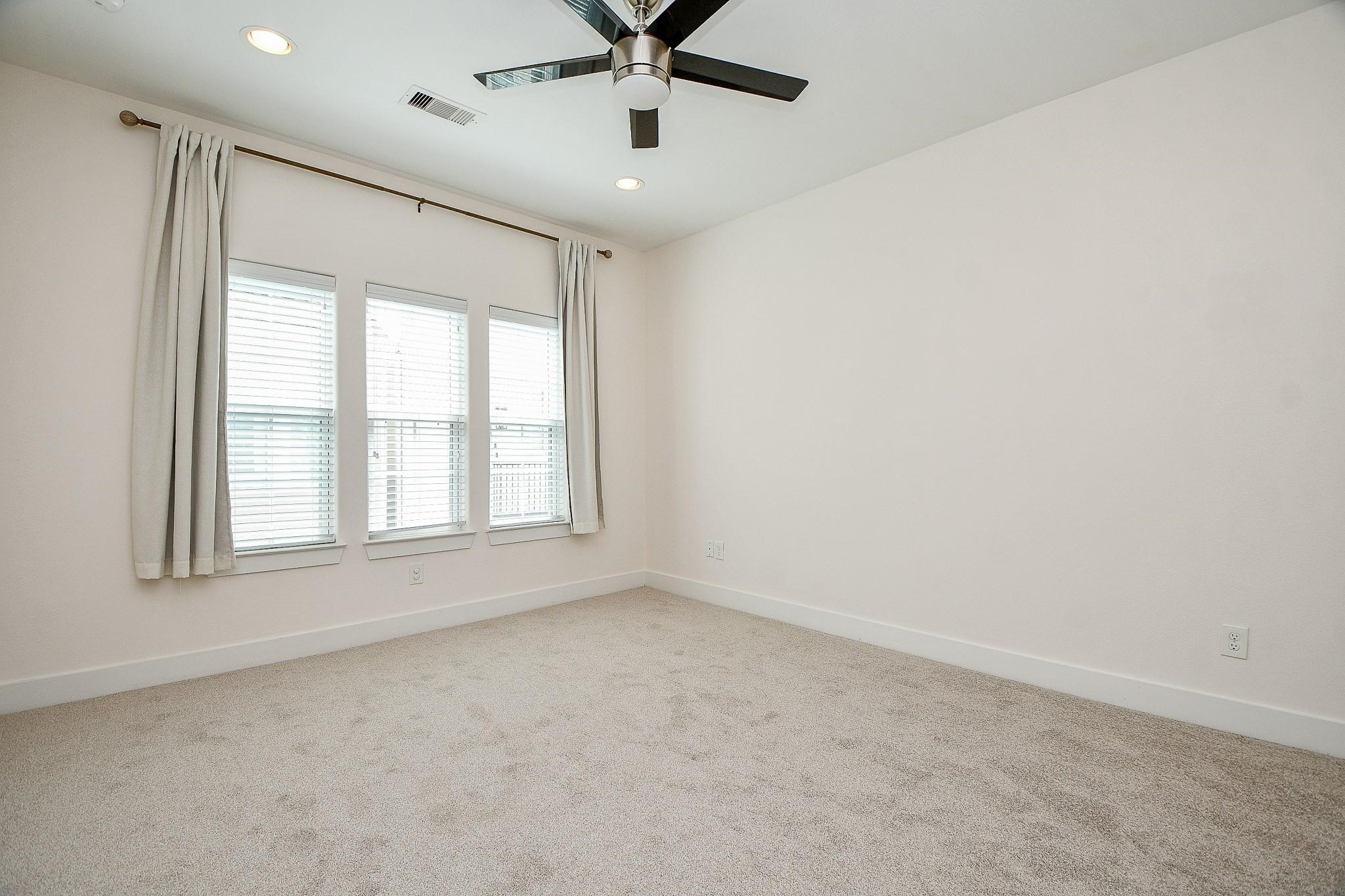 955 W 24th Street D Property Photo 31