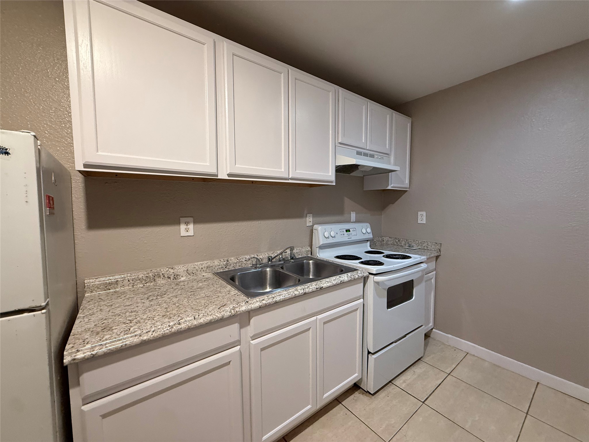 7312 Navigation Boulevard B Property Photo 6