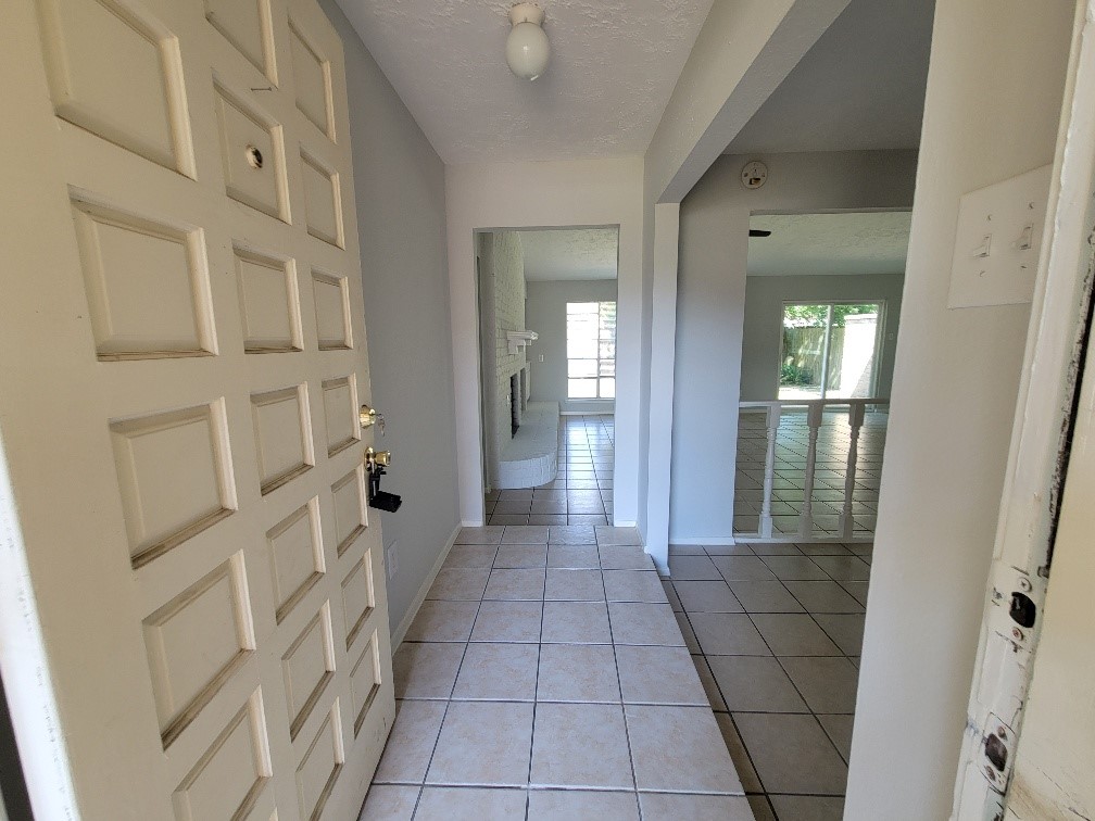 9914 Towne Brook Lane Property Photo 2