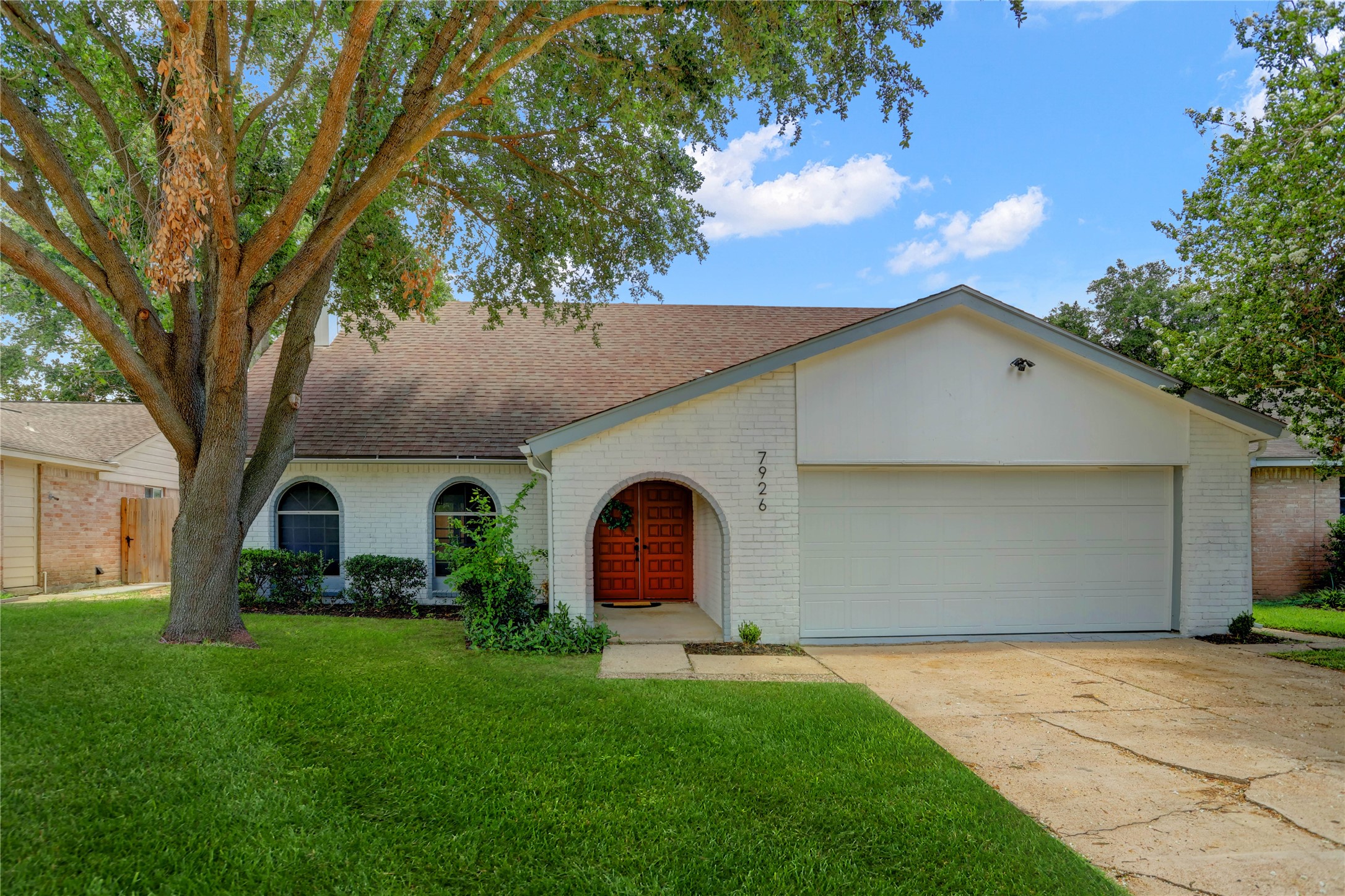 7926 Windy Creek Drive Property Photo 6