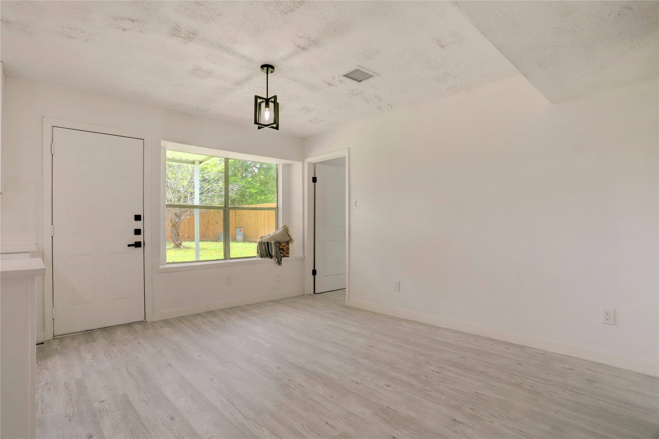 7926 Windy Creek Drive Property Photo 25