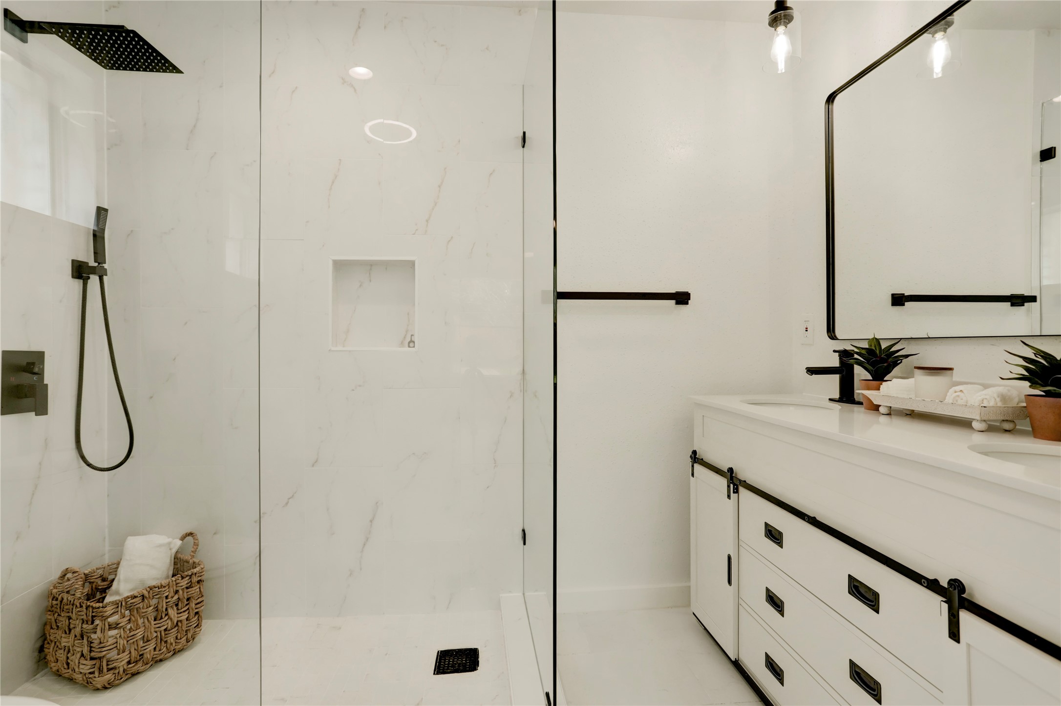 7926 Windy Creek Drive Property Photo 31