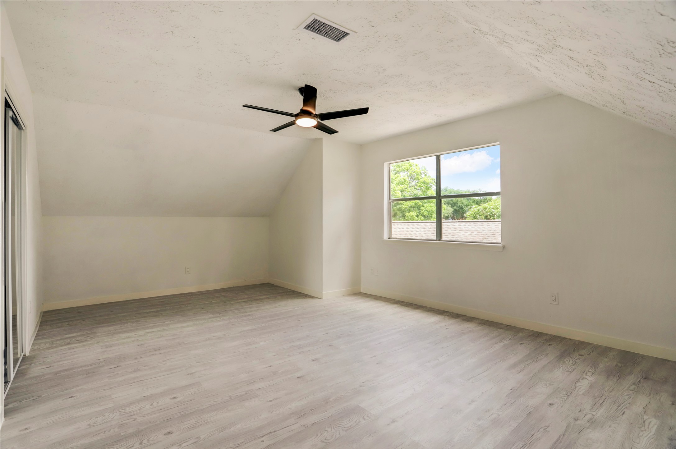 7926 Windy Creek Drive Property Photo 35