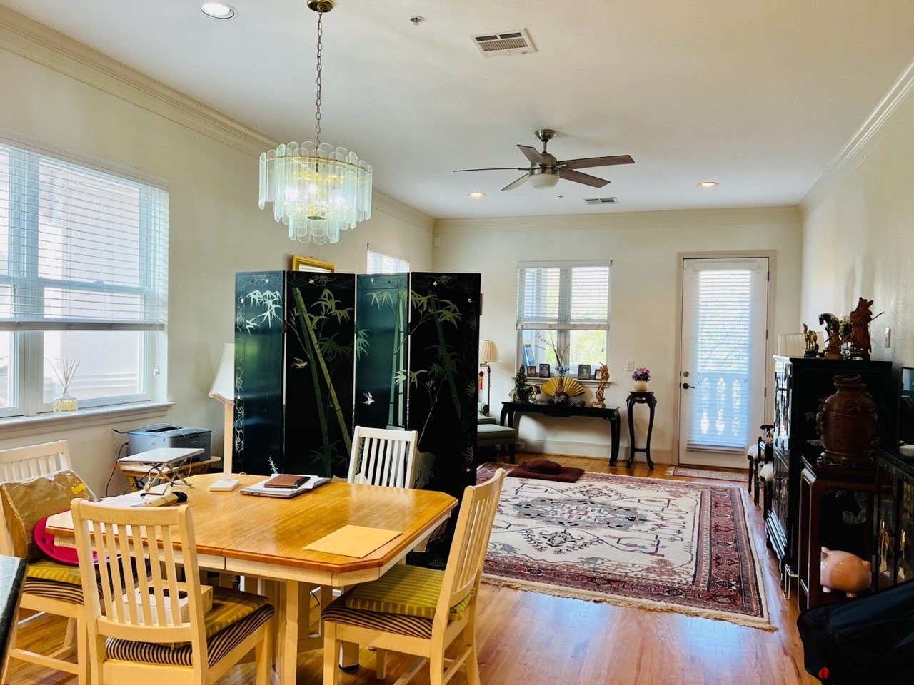 58 Briar Hollow Lane 204 Property Photo 13