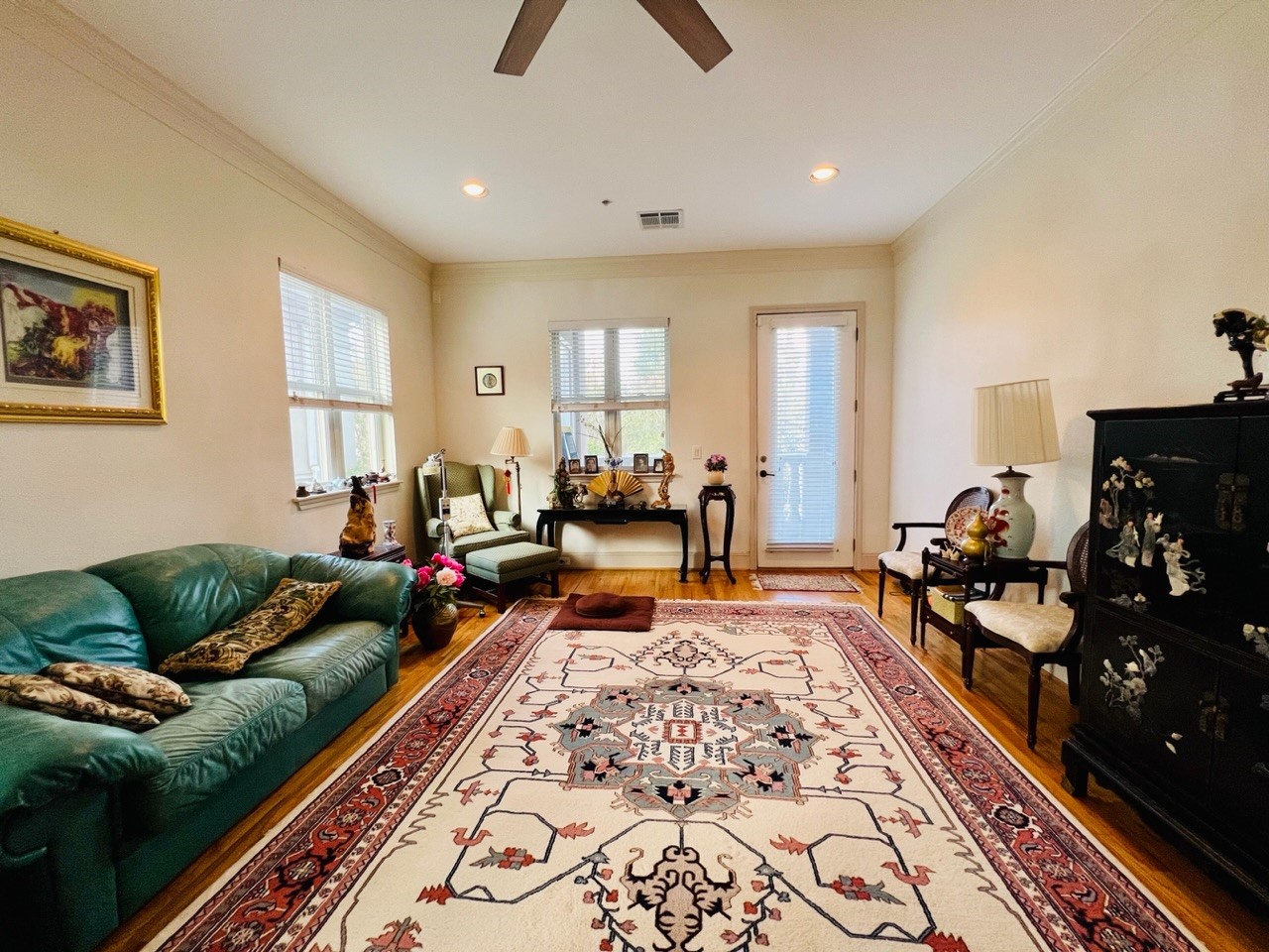 58 Briar Hollow Lane 204 Property Photo 17