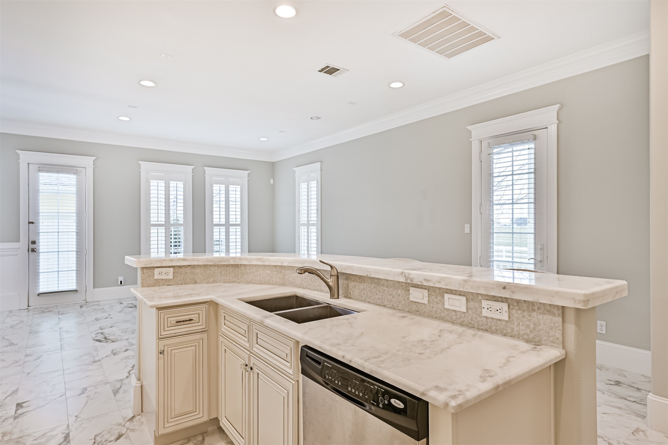 2 Evia Main Property Photo 17