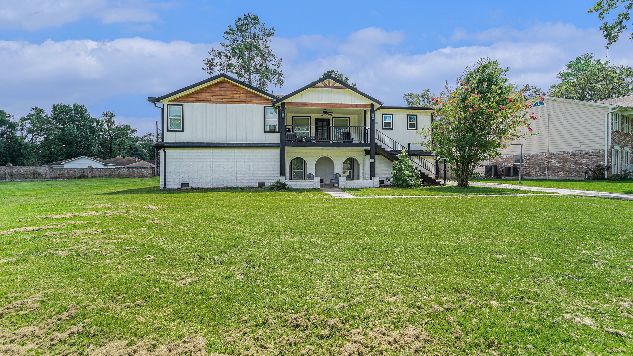 302 Brook Hollow Drive Property Photo 1