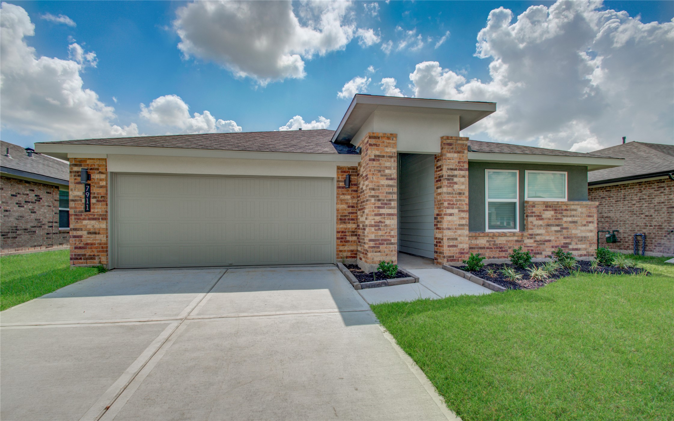 7911 Murciana Drive Property Photo 4