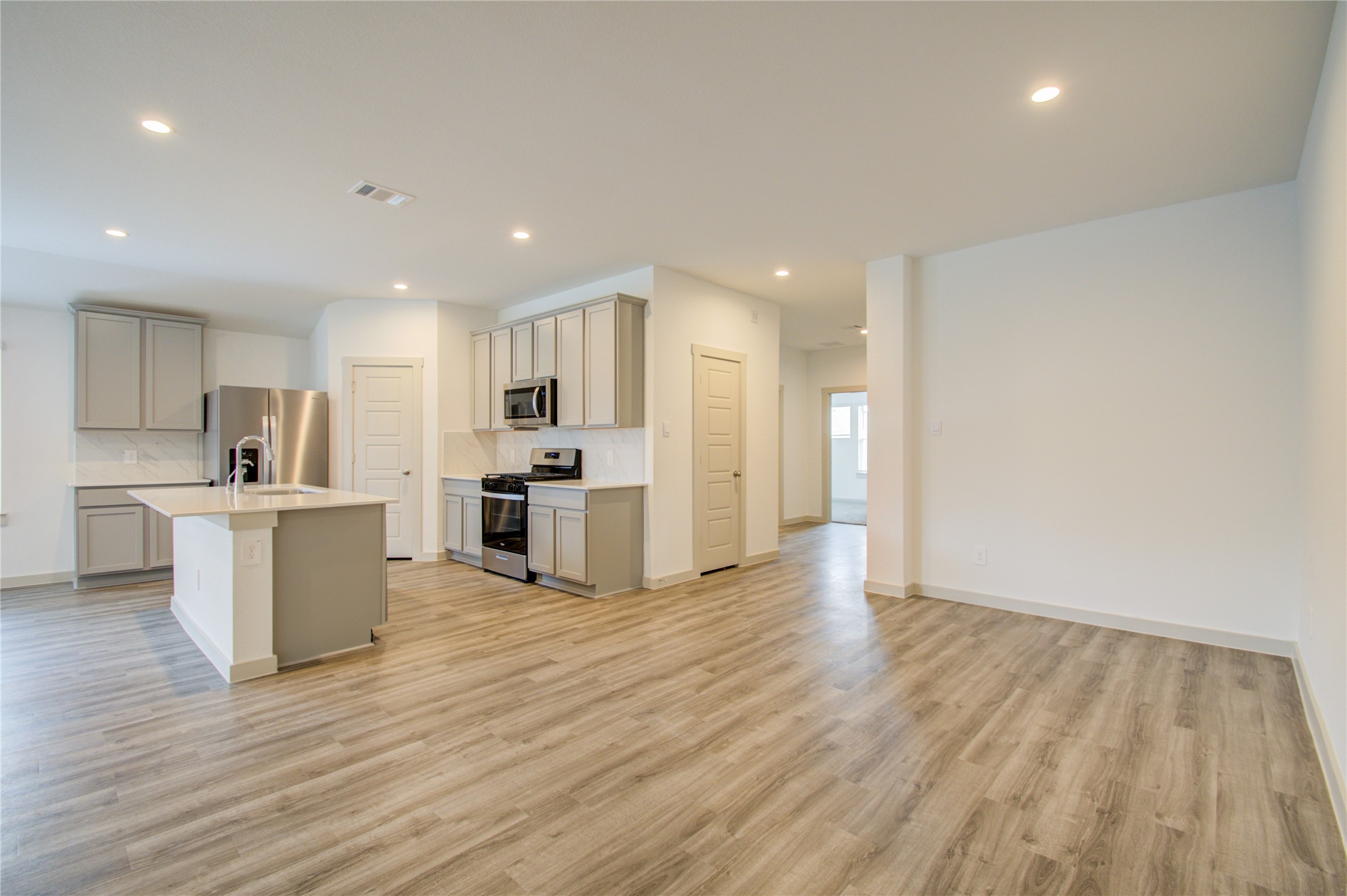7911 Murciana Drive Property Photo 13