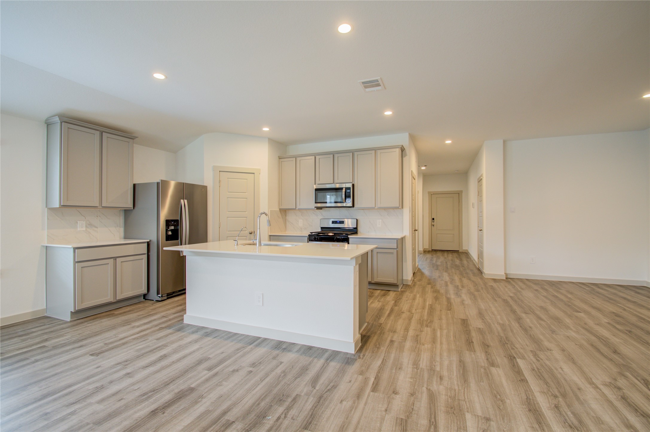 7911 Murciana Drive Property Photo 14