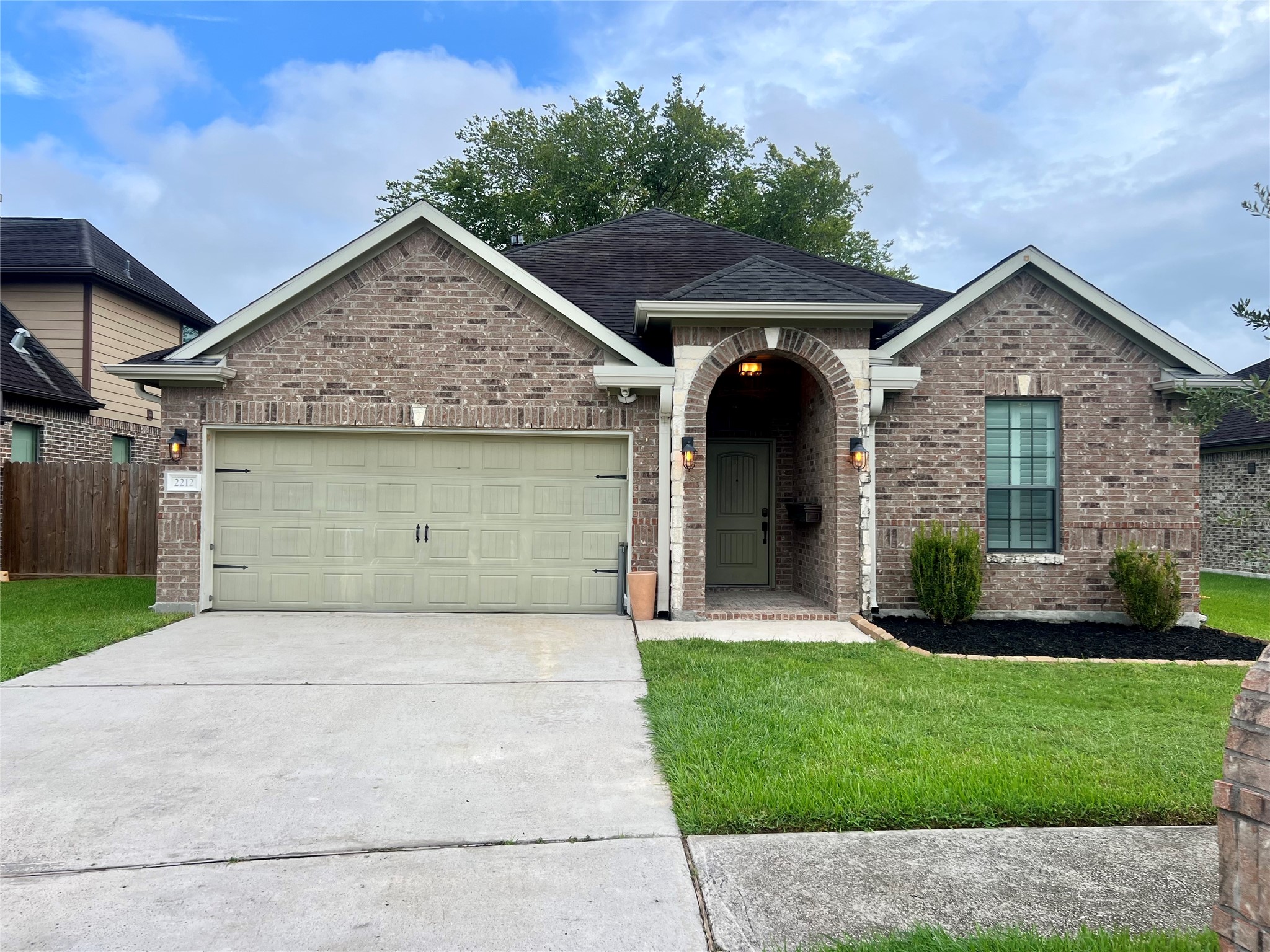 2212 Dove Haven Lane Property Photo 1