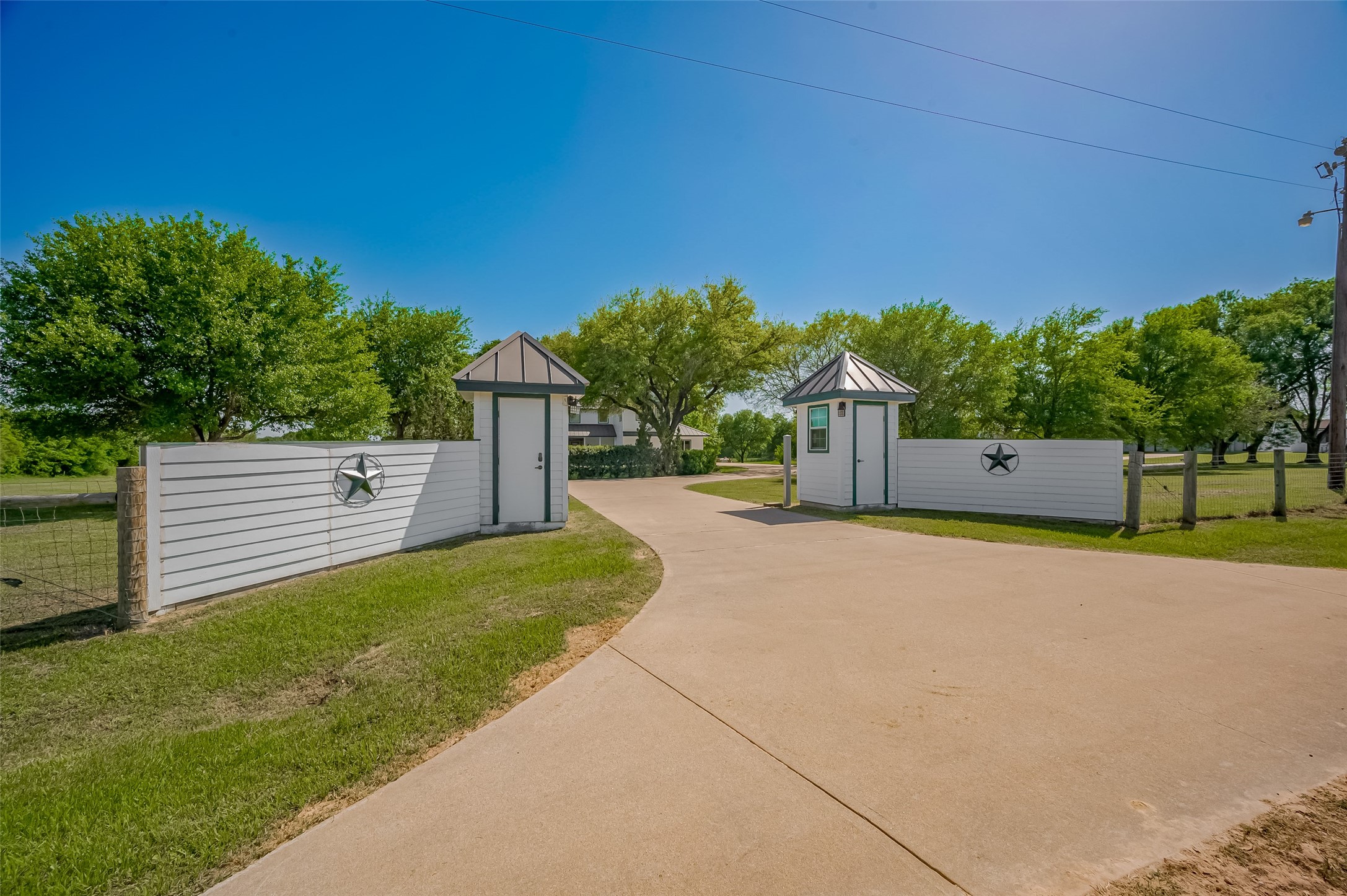 9271 Buckhorn Estates Road Property Photo