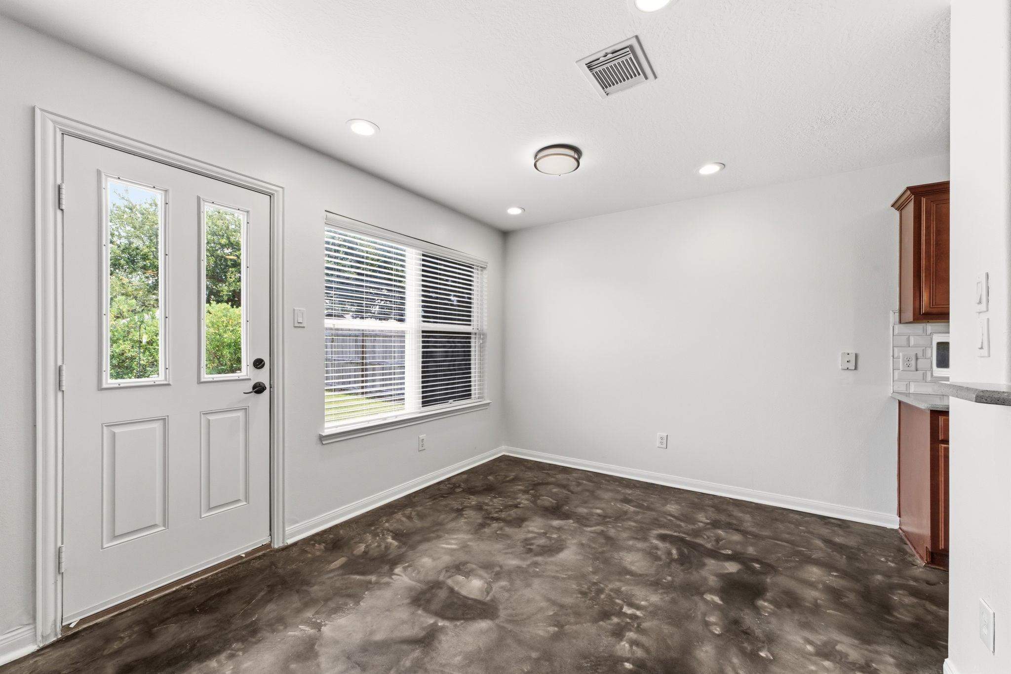2609 Los Alamos Circle Property Photo 4