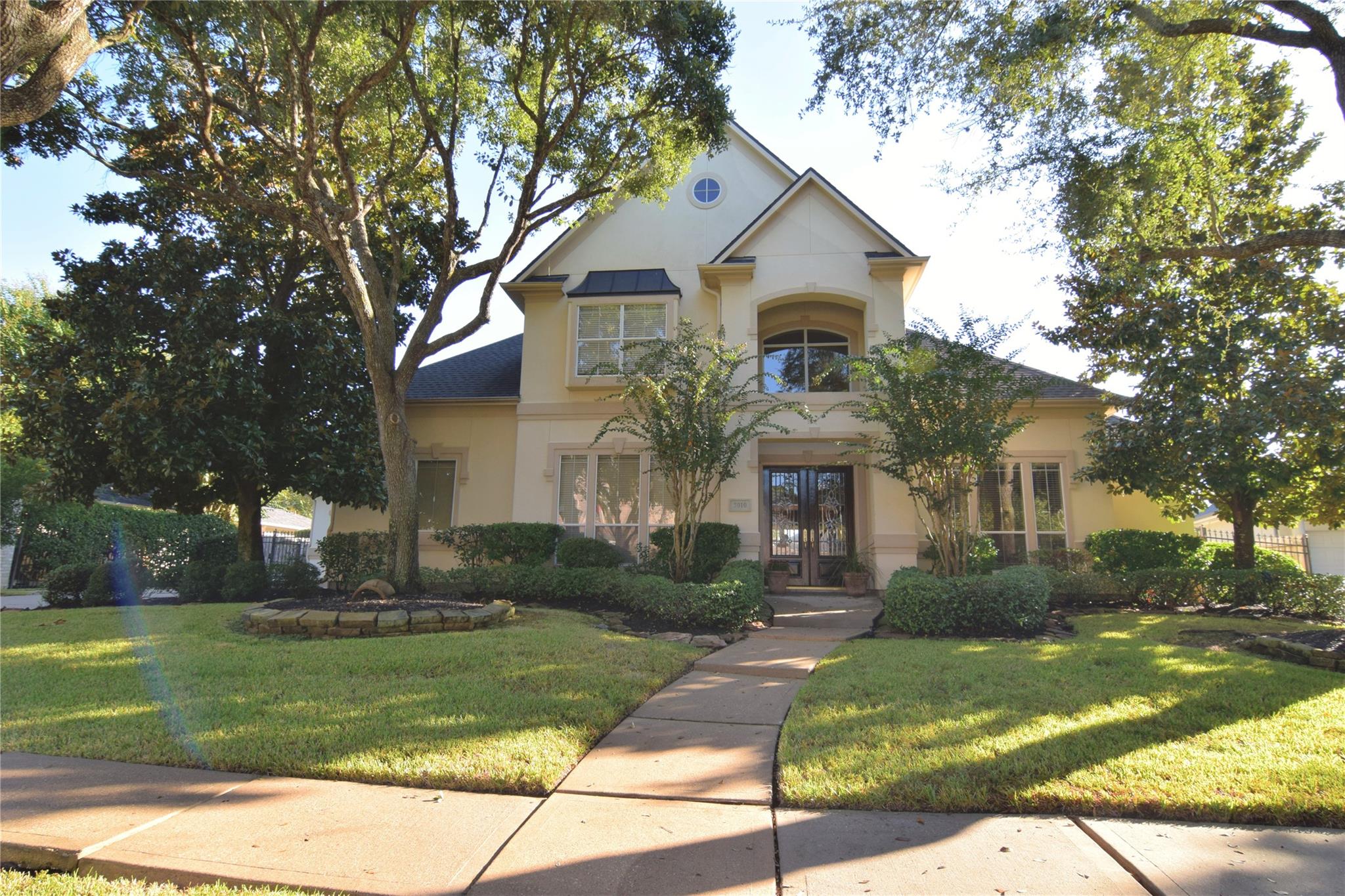 3010 Acorn Wood Way, Houston Tx 77059 Property Photo 1