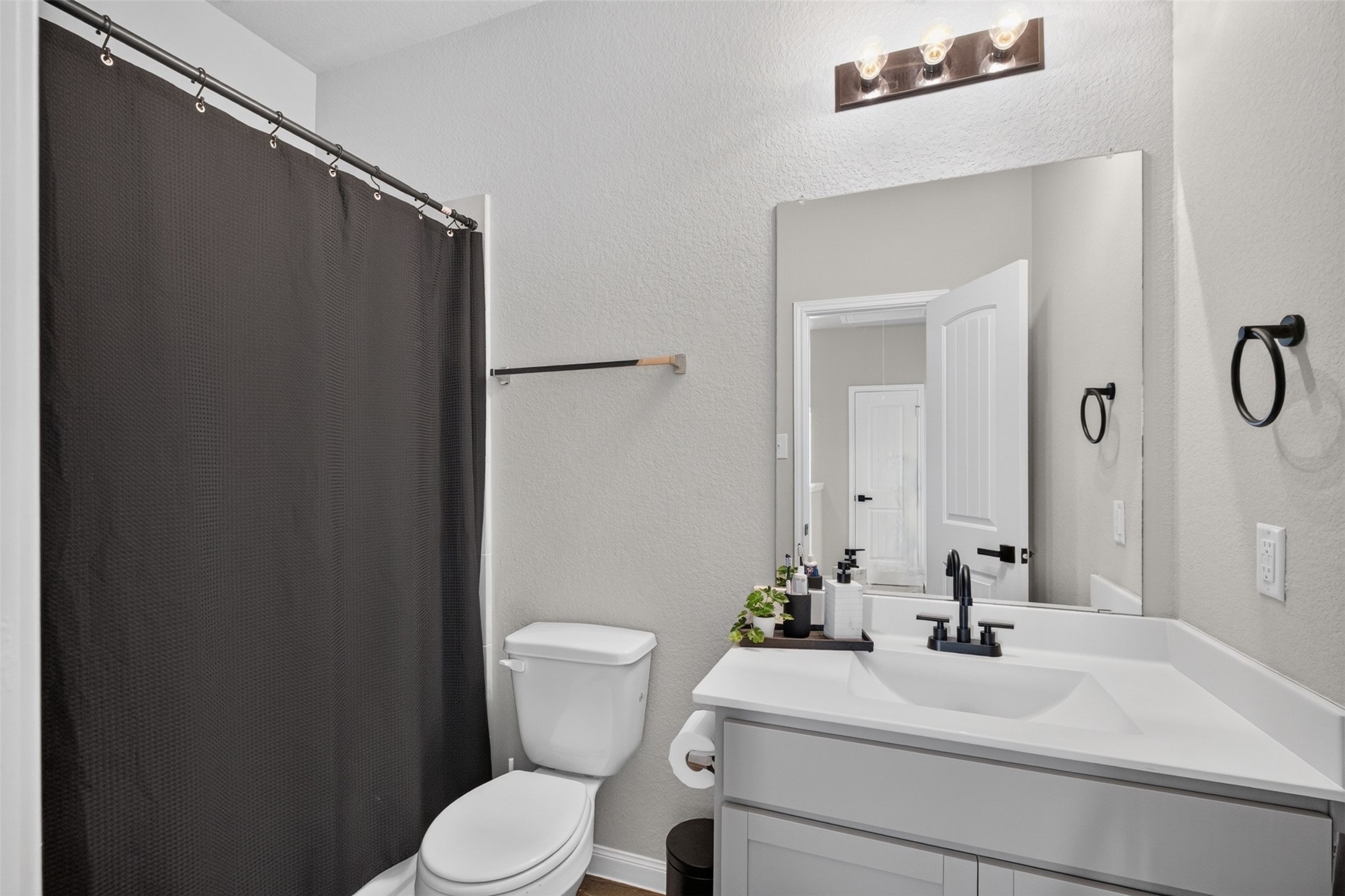 14040 Lamprey Drive Property Photo 18