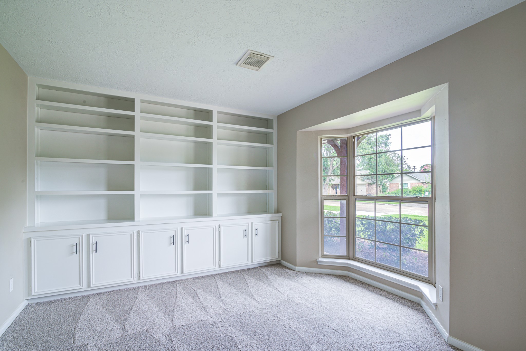 1313 Mcdonald Street Property Photo 4