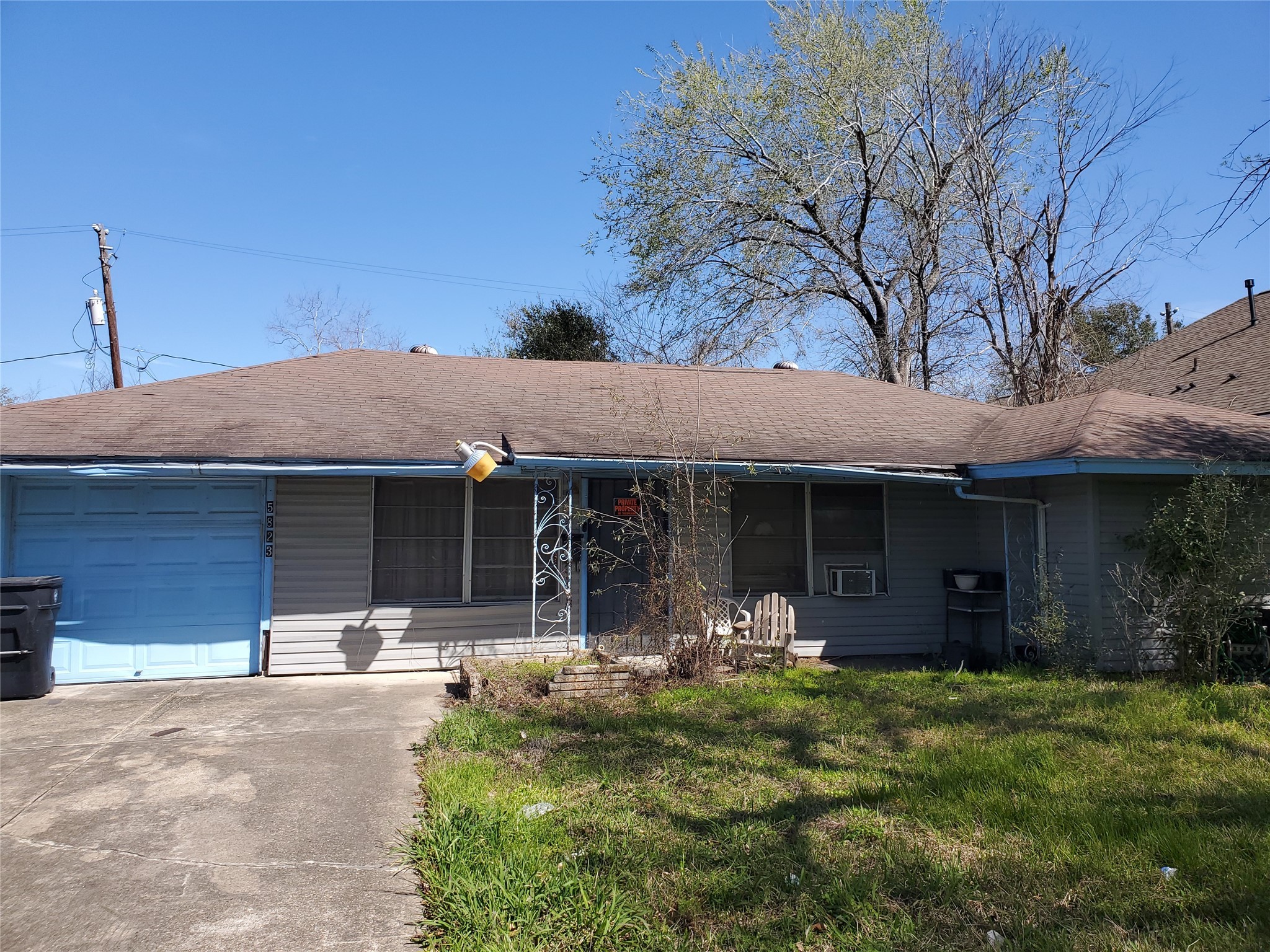 5823 Lyndhurst Drive Property Photo