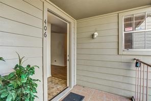 10615 Briar Forest Drive 406 Property Photo 4
