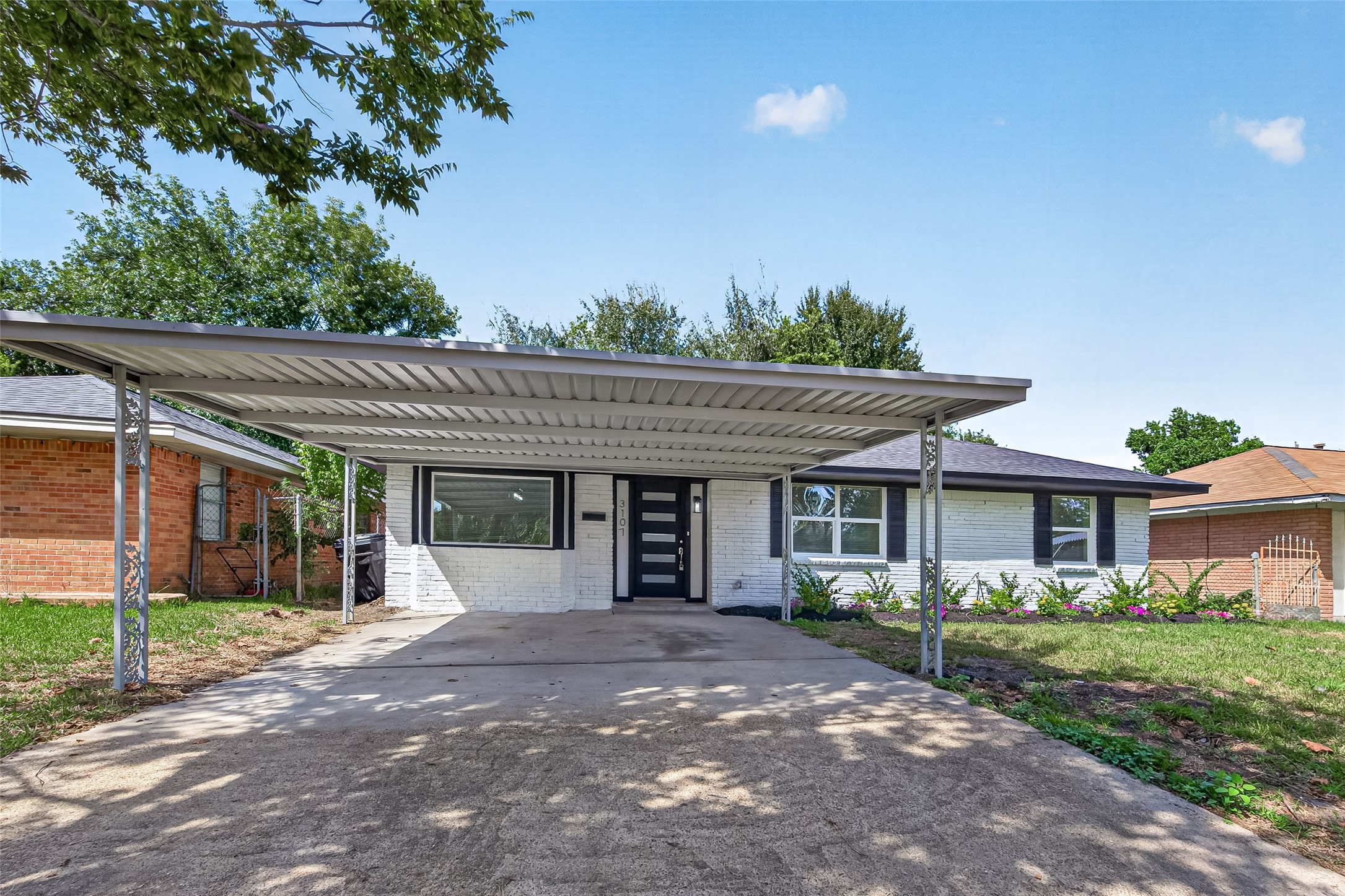 3107 Sunnydale Drive Property Photo 4