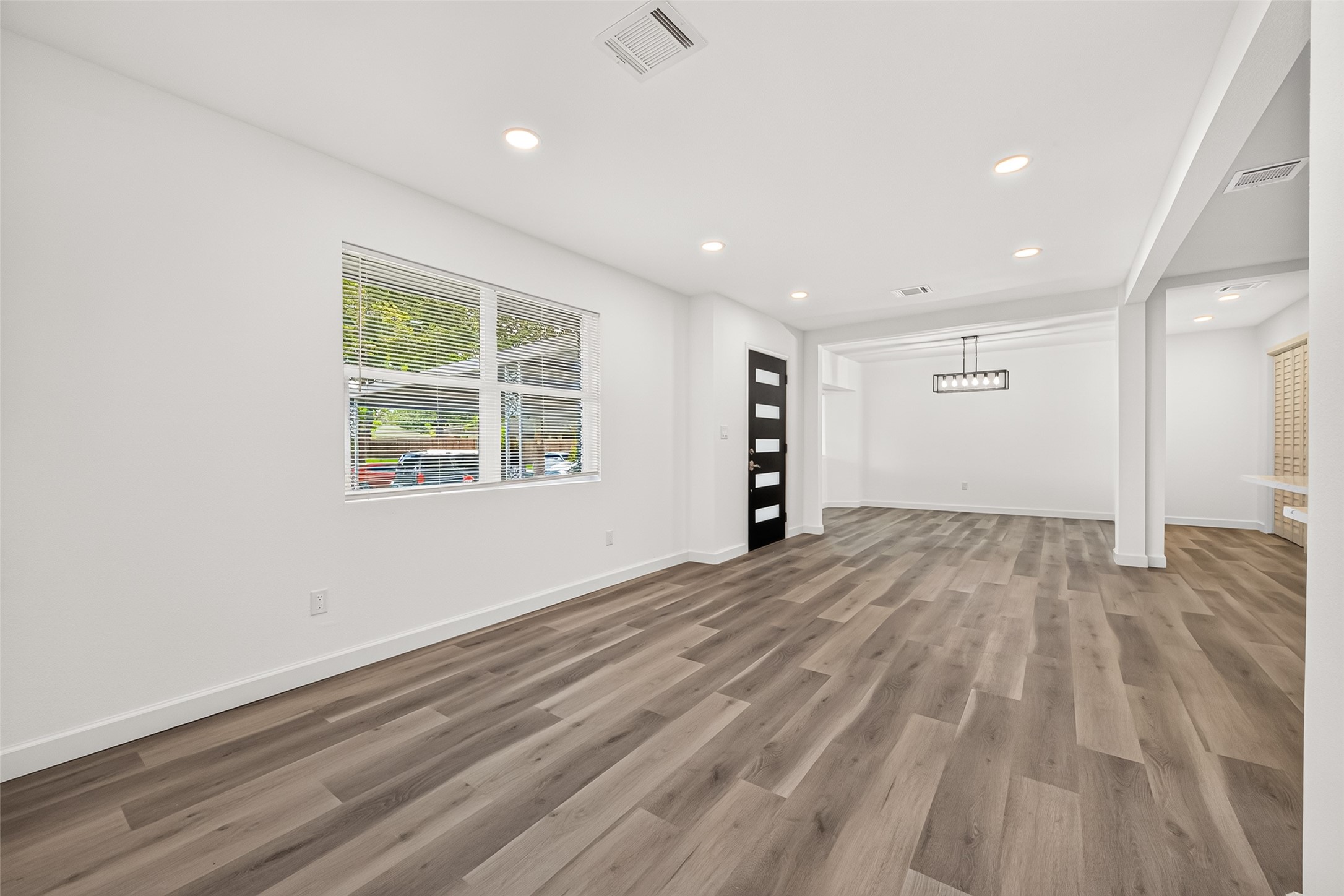 3107 Sunnydale Drive Property Photo 11