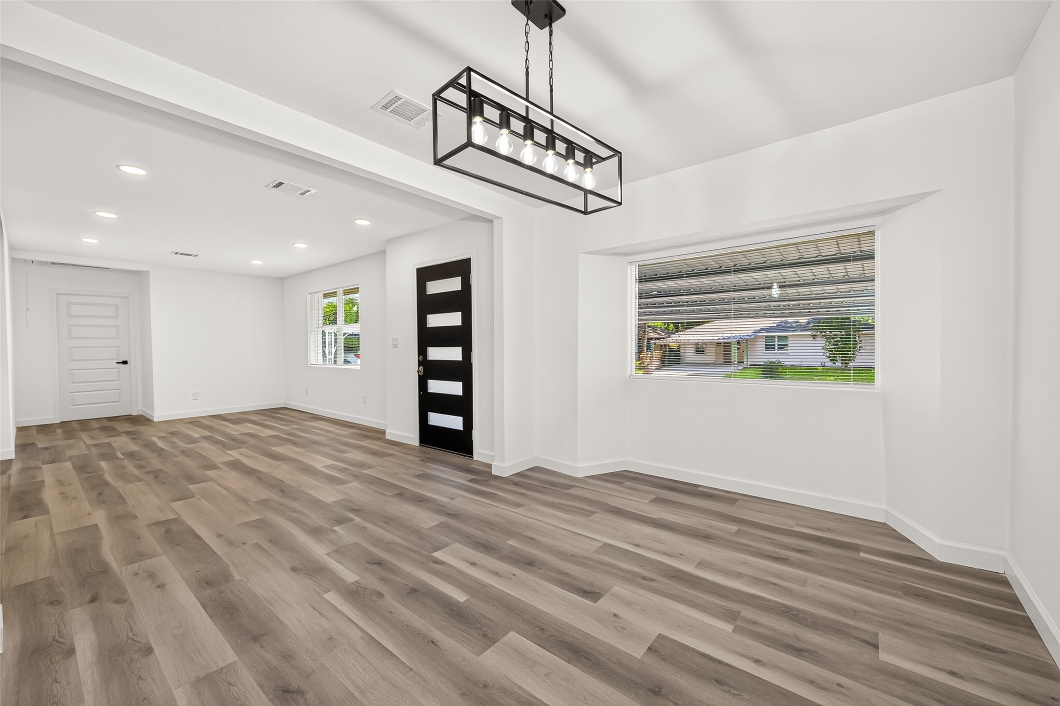 3107 Sunnydale Drive Property Photo 12